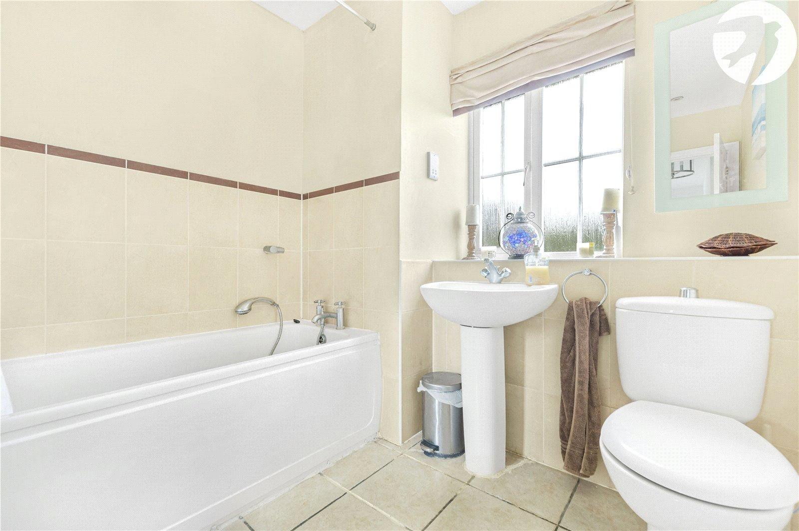 4 bedroom house to rent in Dartford | Robinson Jackson
