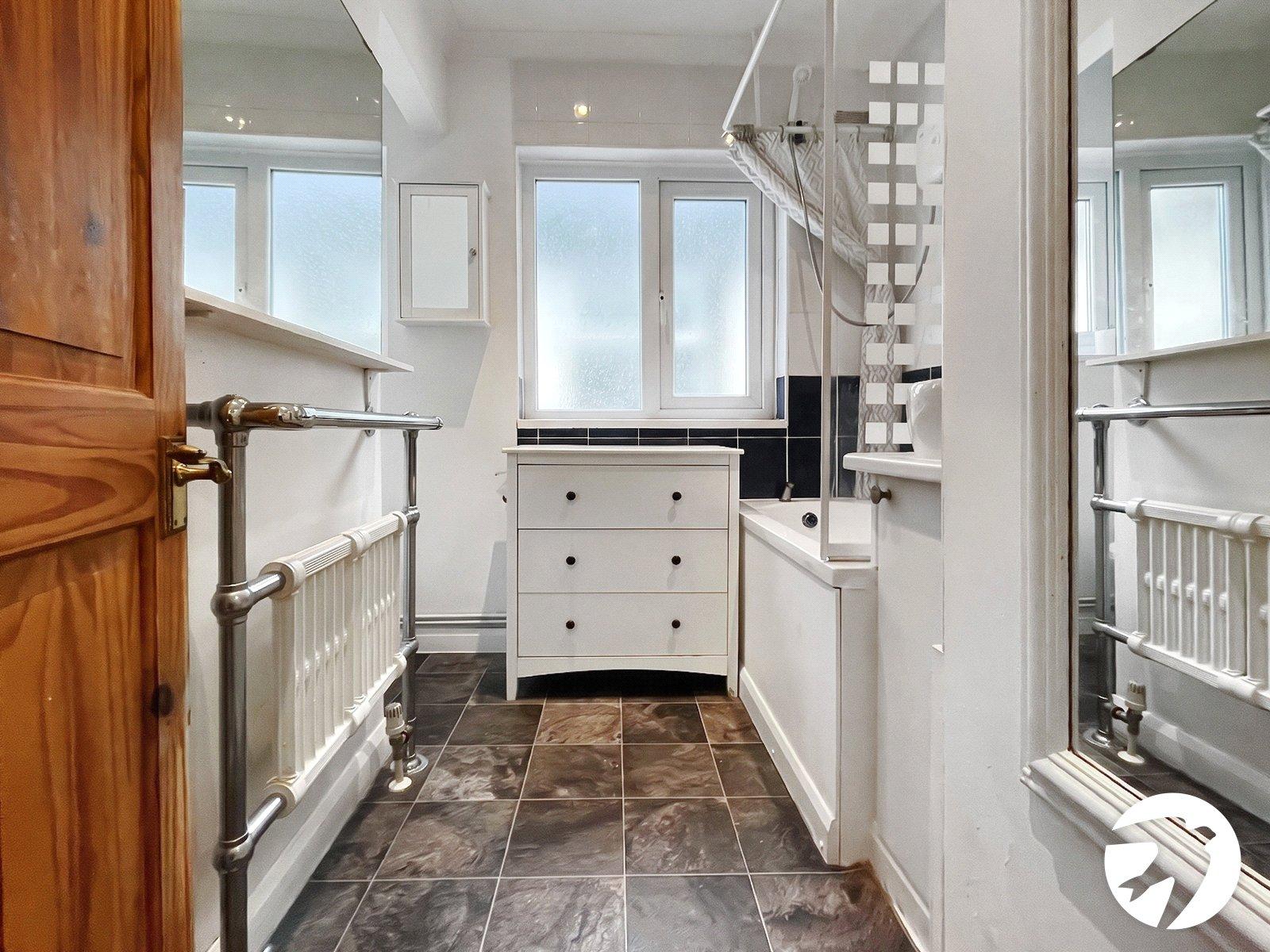 2 bedroom property to rent in  | Robinson Jackson