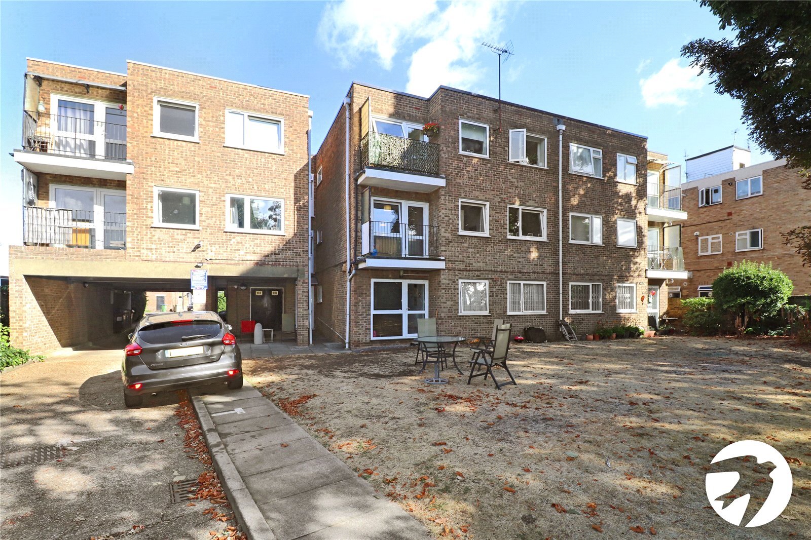 2 bedroom property for sale in  | Robinson Jackson