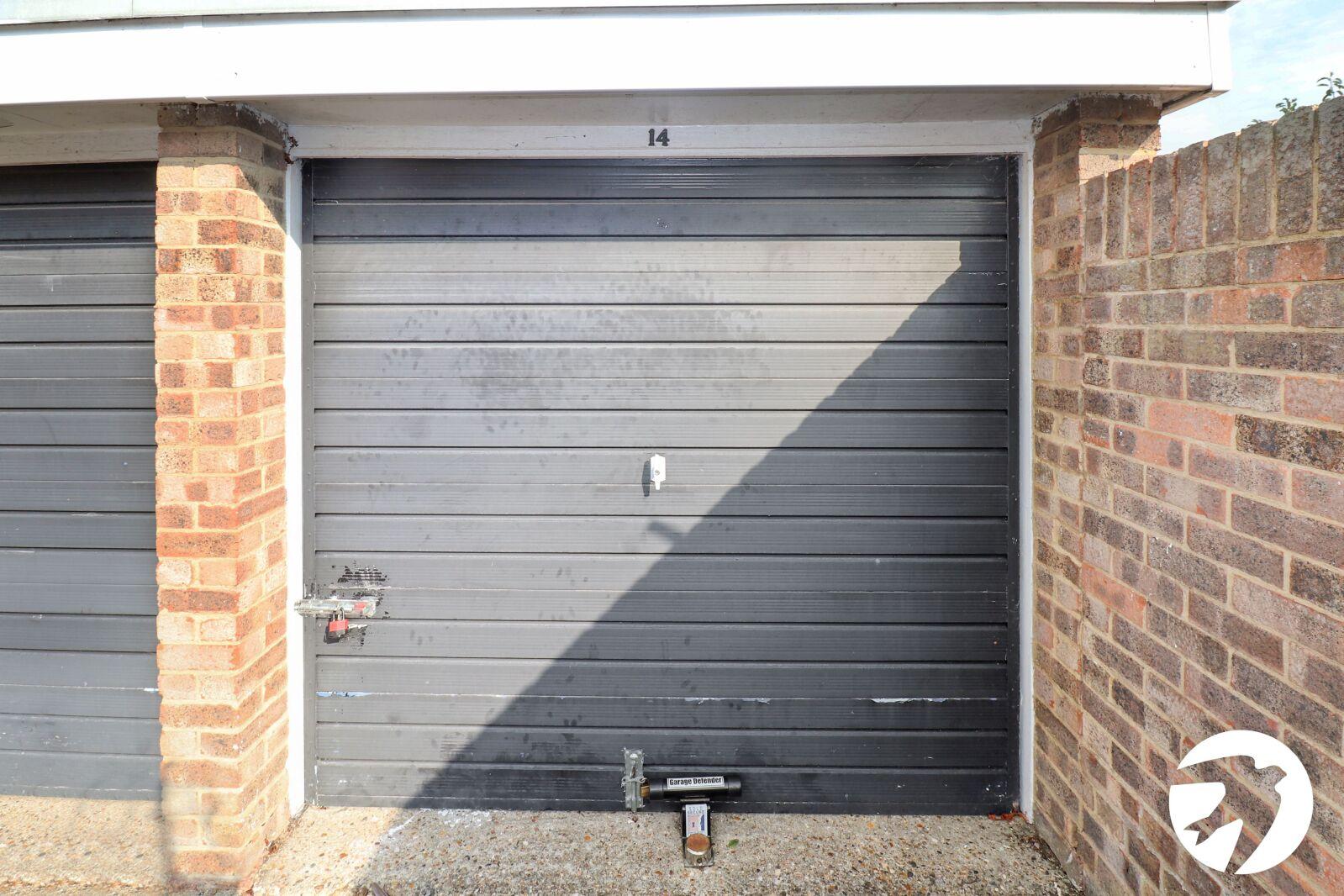 2 bedroom property for sale in  | Robinson Jackson