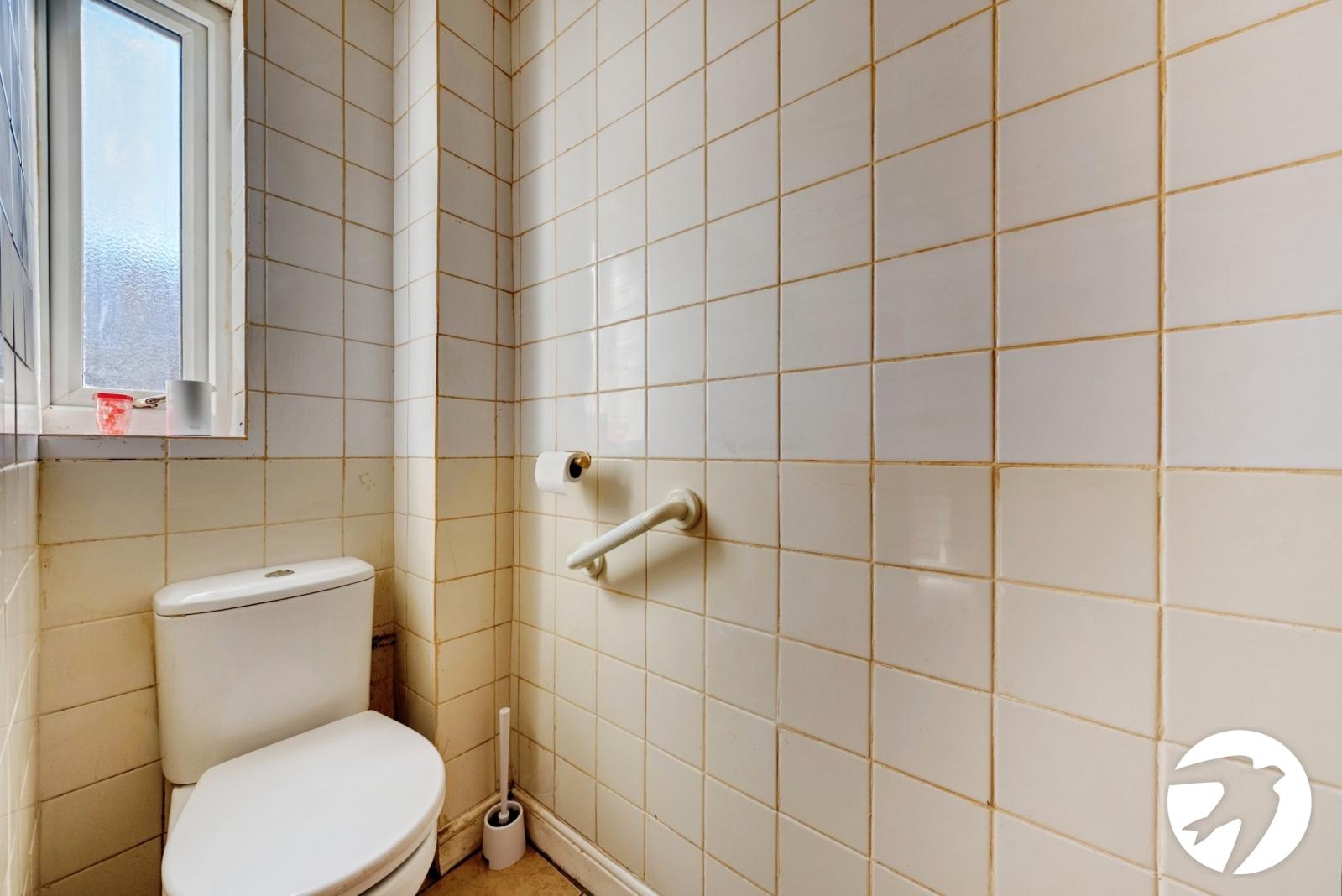 2 bedroom house for sale in London | Robinson Jackson