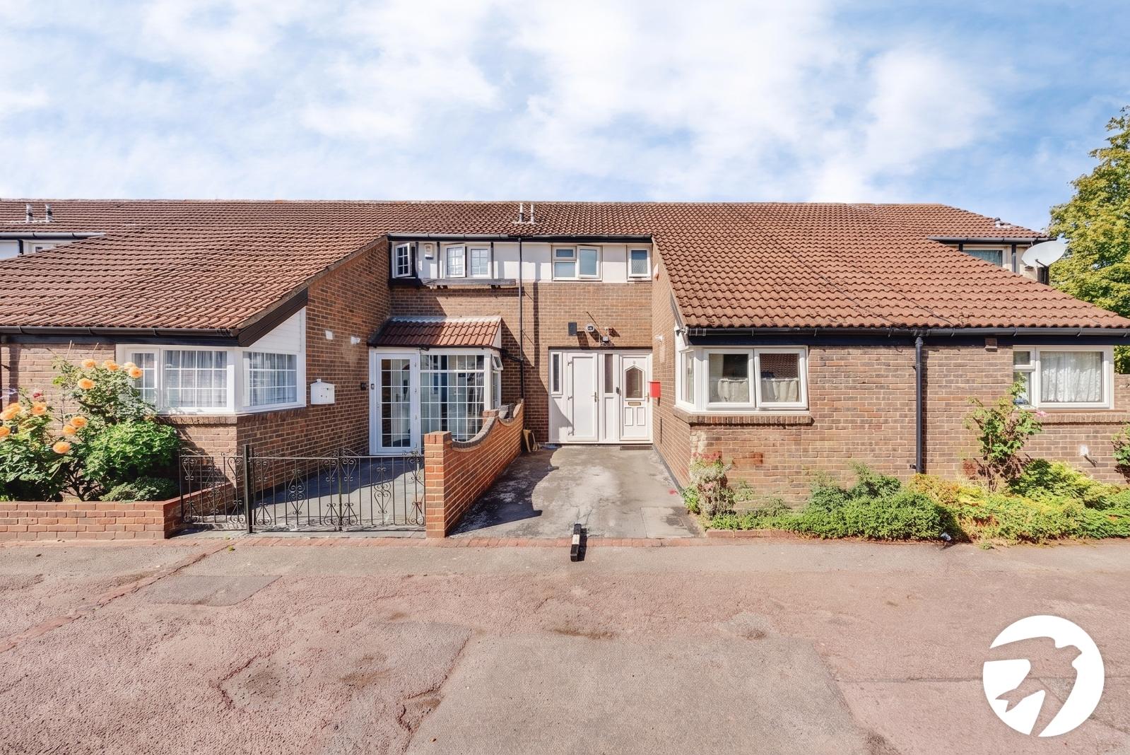 2 bedroom house for sale in London | Robinson Jackson