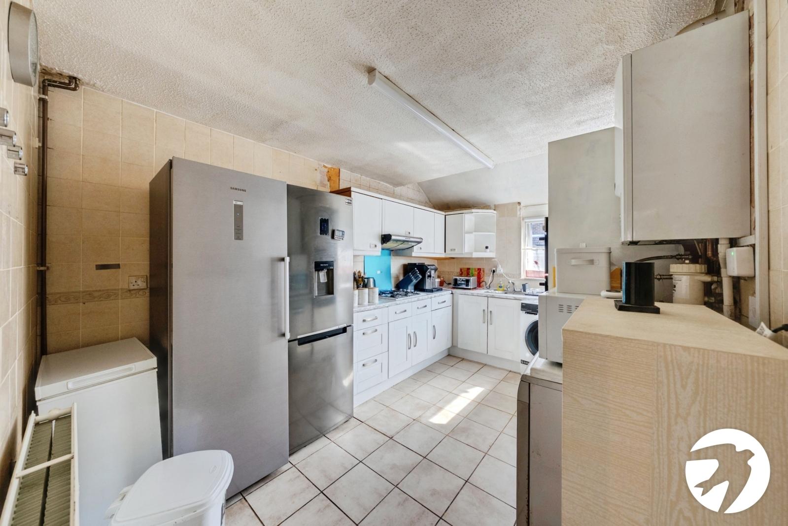 2 bedroom house for sale in London | Robinson Jackson