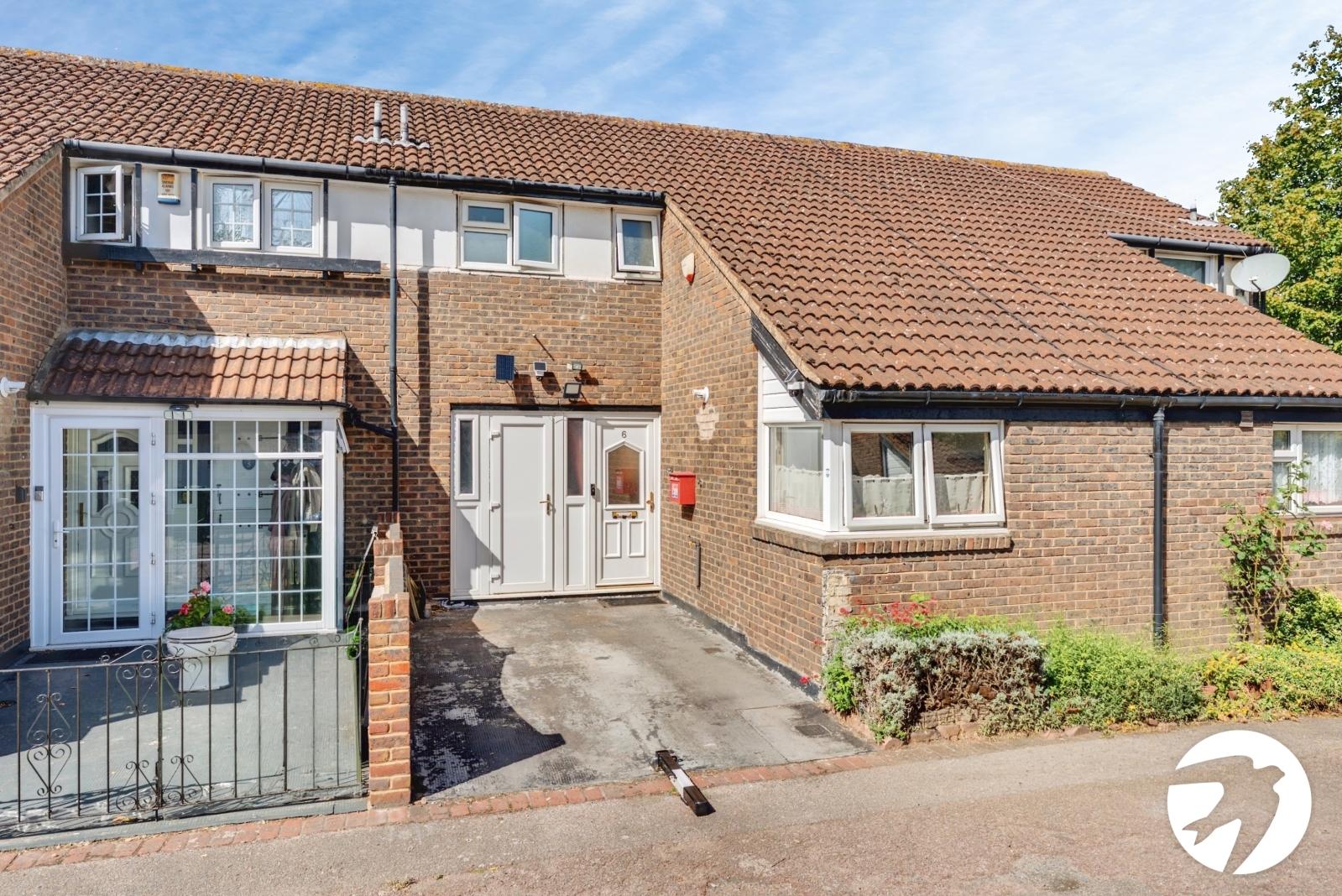 2 bedroom house for sale in London | Robinson Jackson