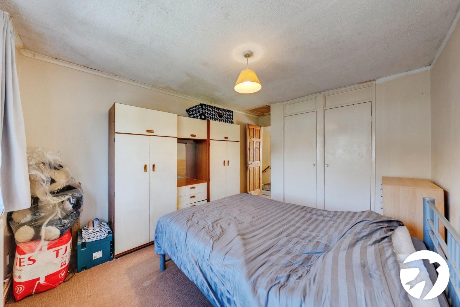2 bedroom house for sale in London | Robinson Jackson