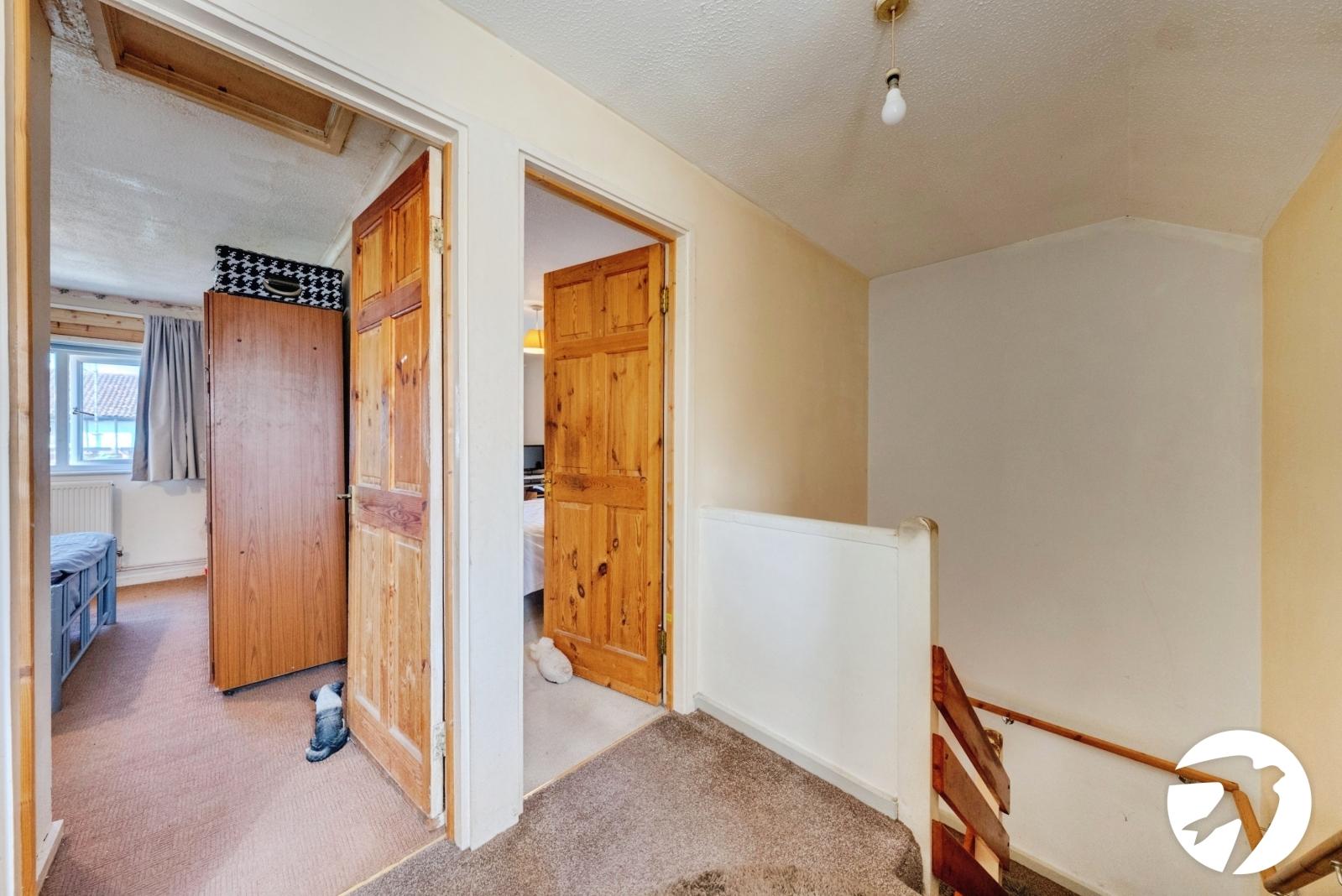 2 bedroom house for sale in London | Robinson Jackson