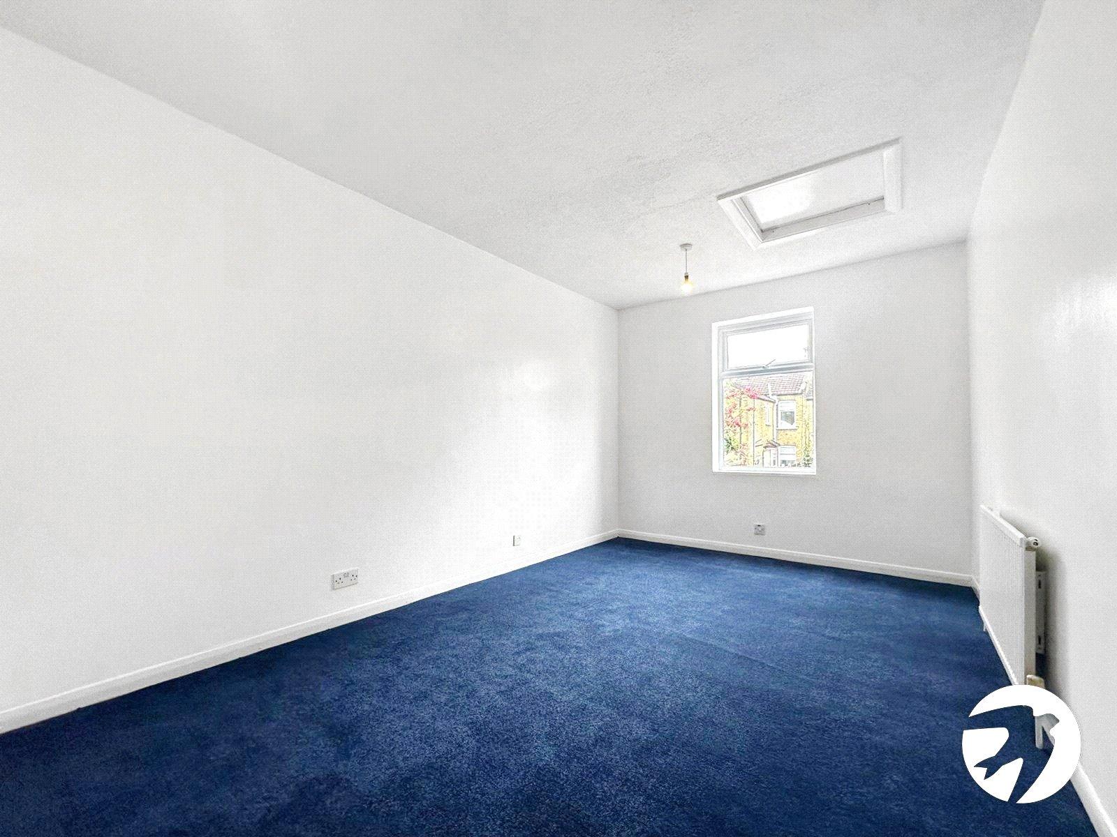 3 bedroom house for sale in London | Robinson Jackson