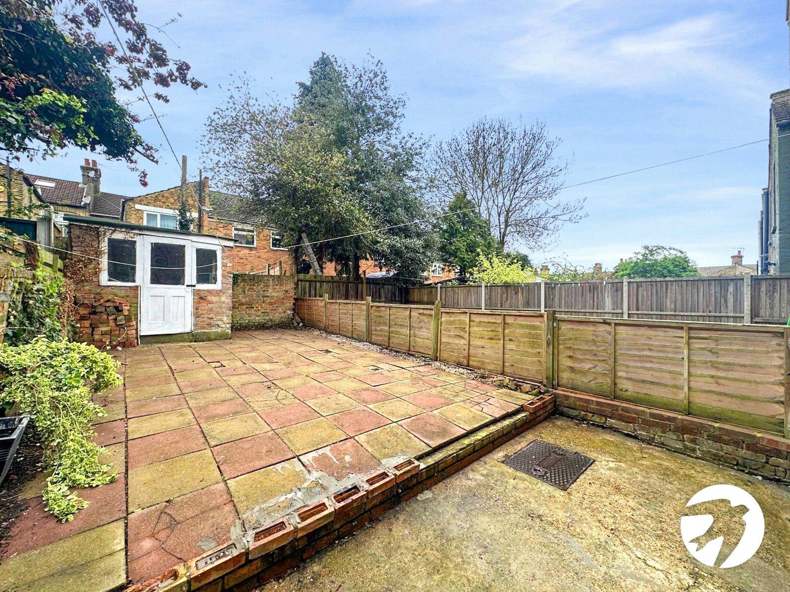 3 bedroom house for sale in London | Robinson Jackson