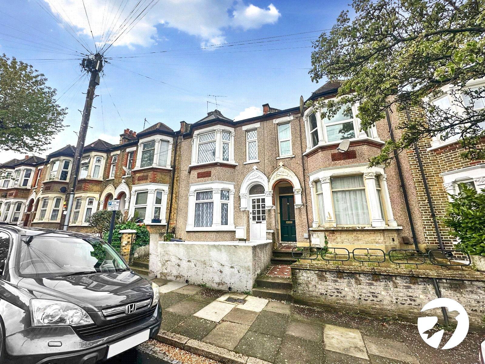 3 bedroom house for sale in London | Robinson Jackson