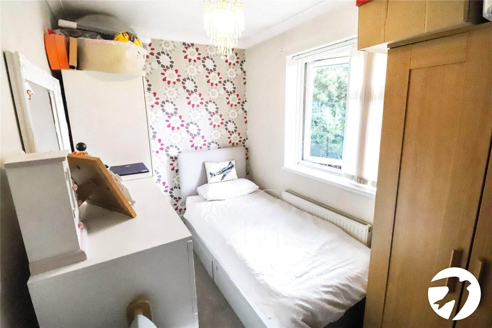 3 bedroom house for sale in London | Robinson Jackson