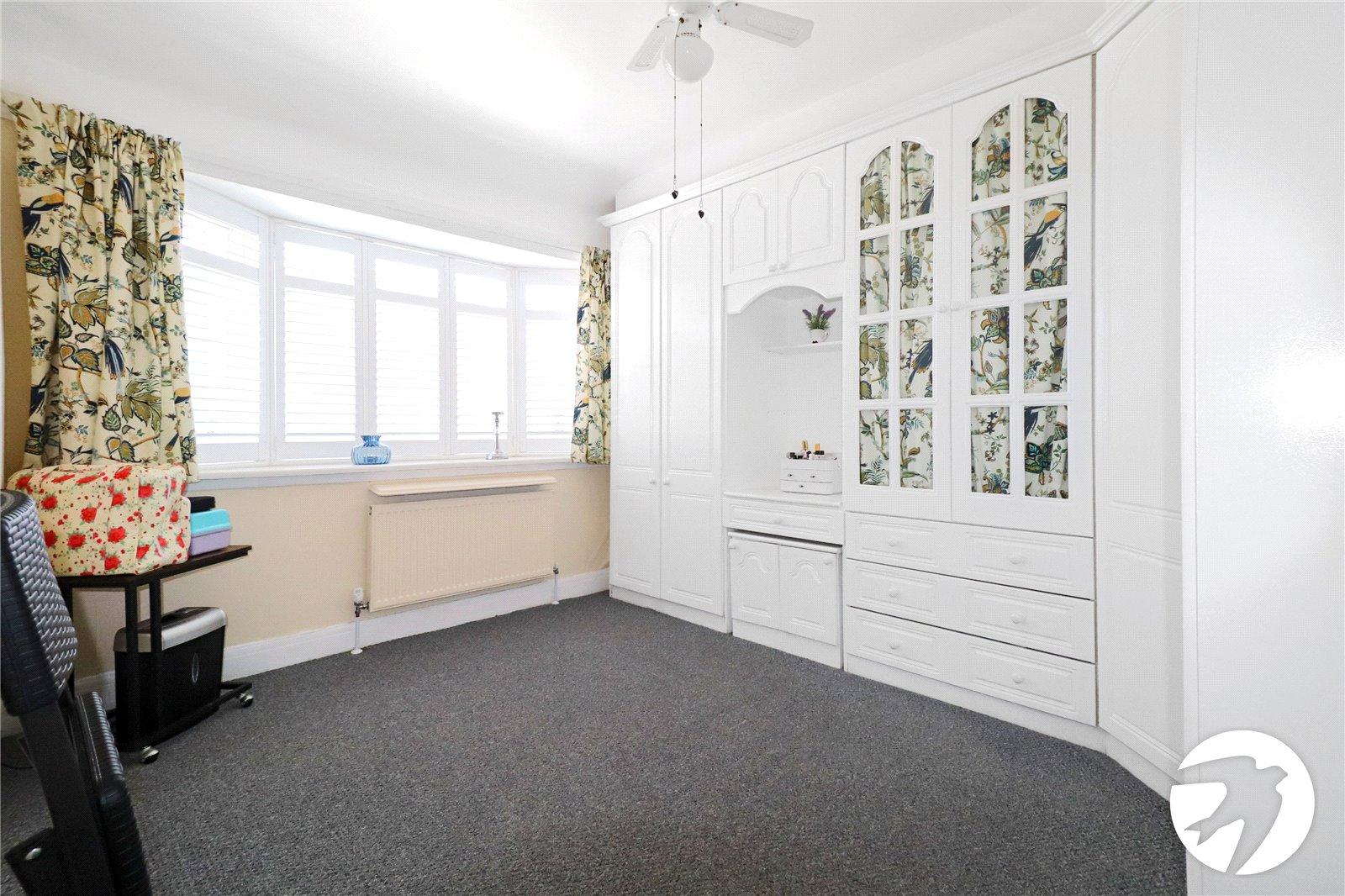 2 bedroom bungalow for sale in Bexleyheath | Robinson Jackson