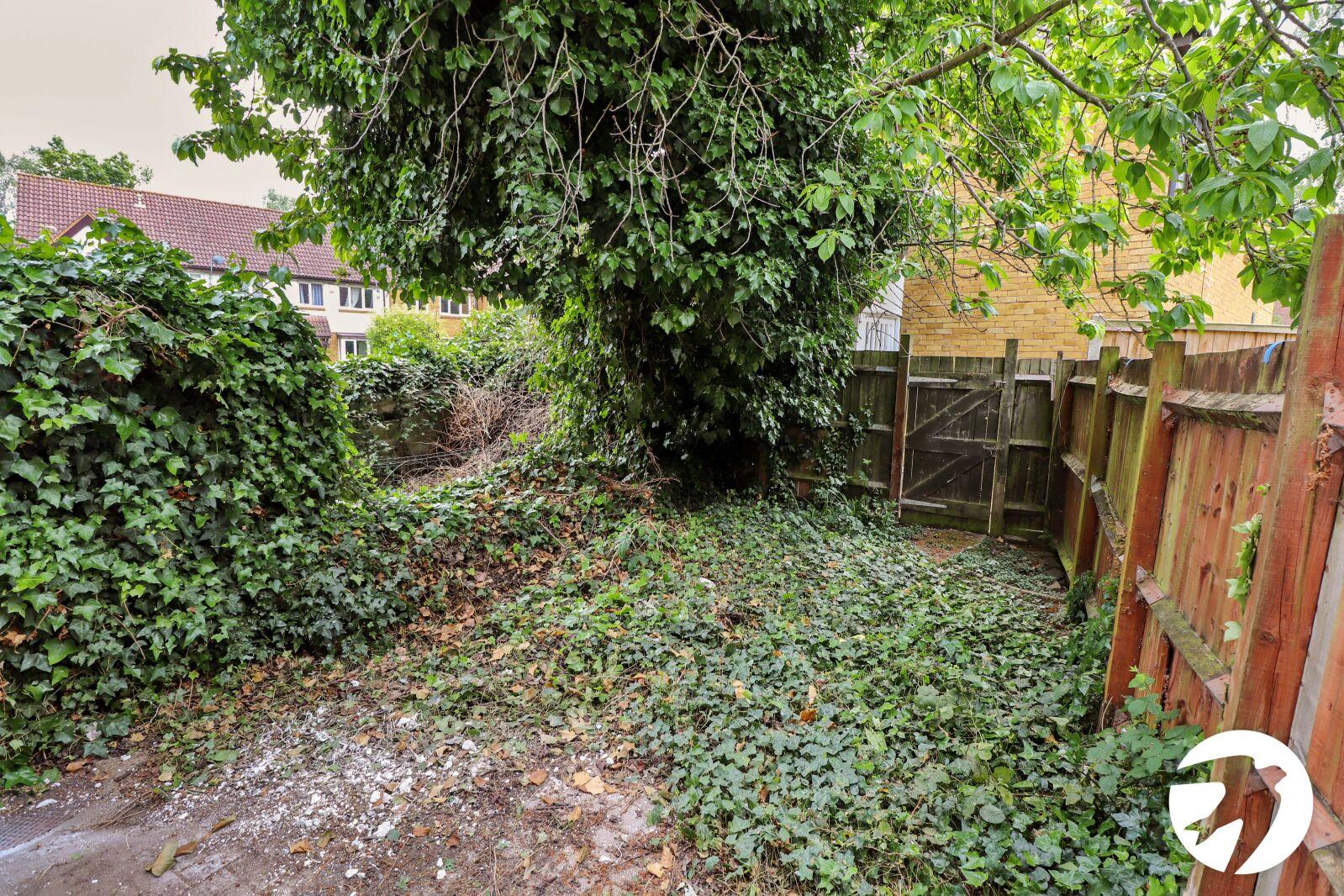 2 bedroom house for sale in London | Robinson Jackson
