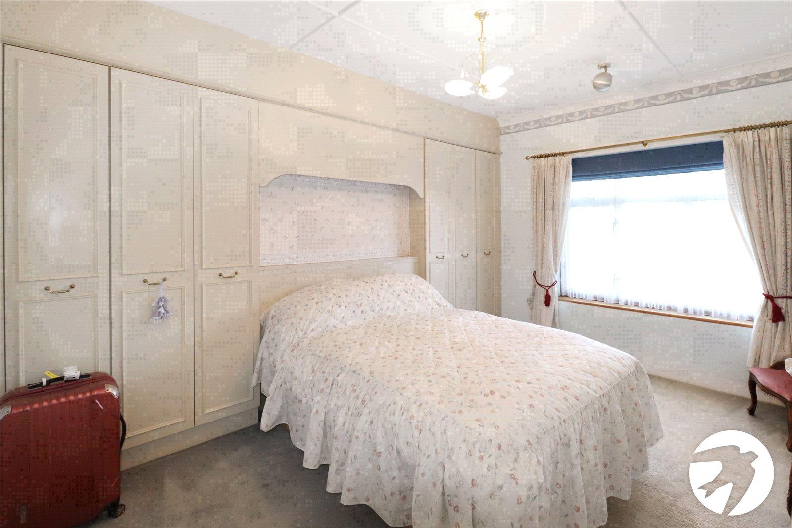 3 bedroom house for sale in London | Robinson Jackson