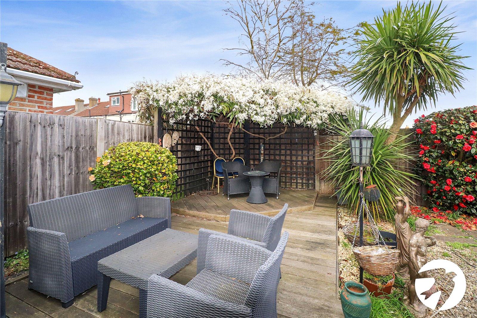 3 bedroom house for sale in London | Robinson Jackson
