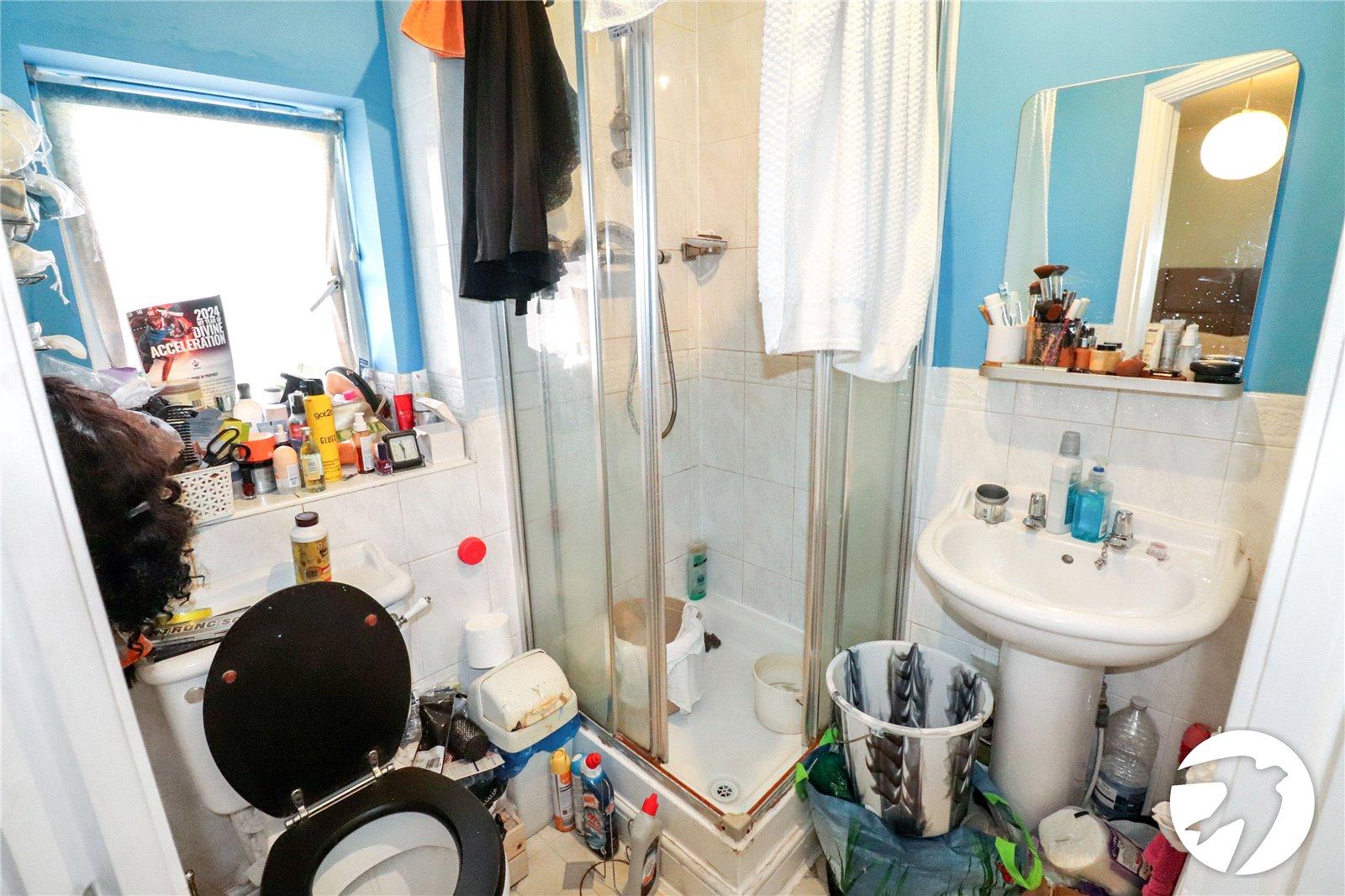 4 bedroom house for sale in London | Robinson Jackson