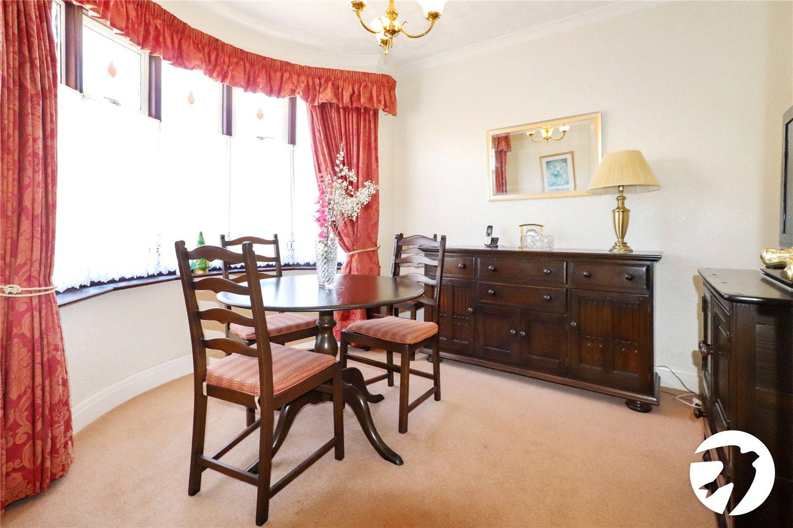 2 bedroom bungalow for sale in London | Robinson Jackson