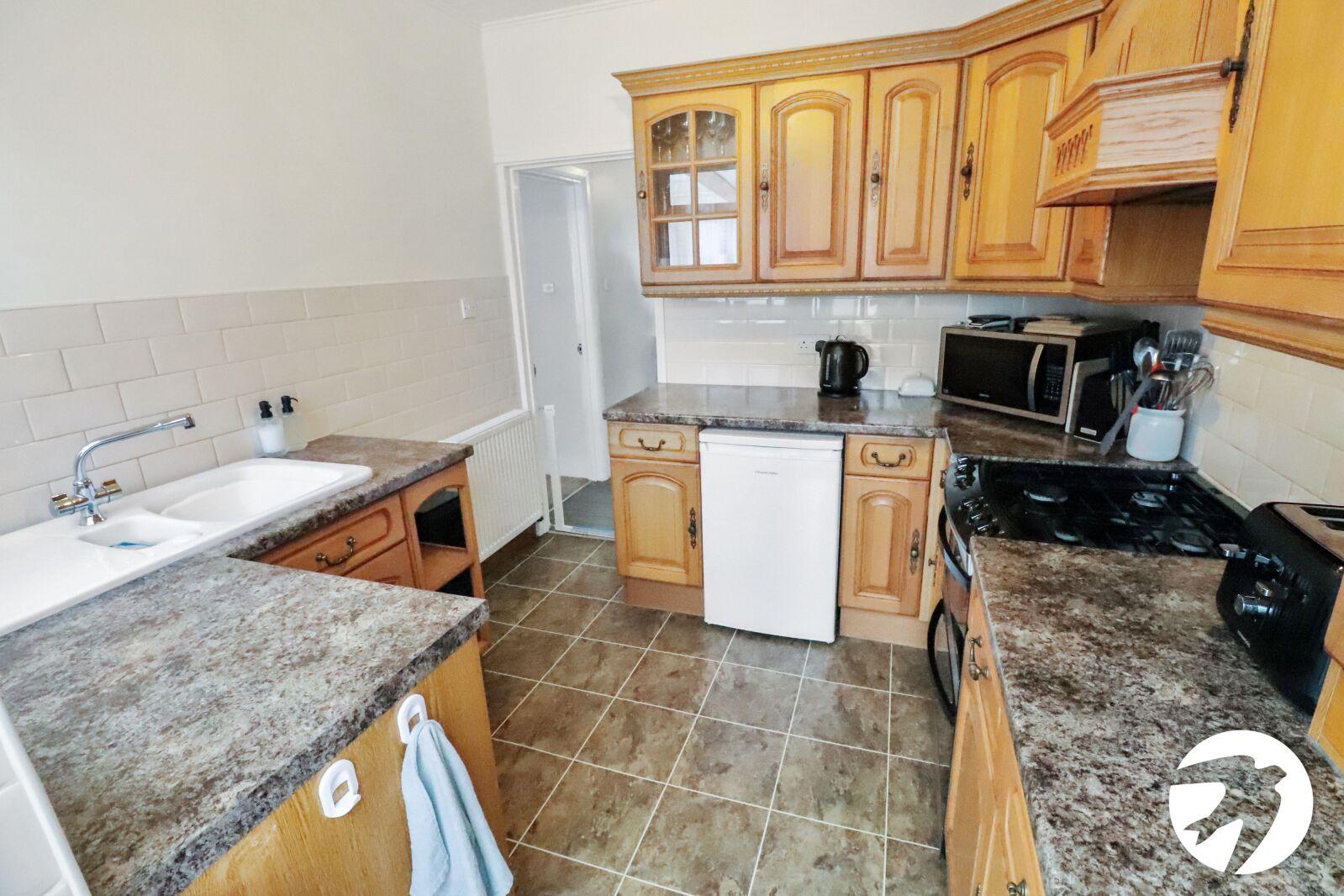 3 bedroom house for sale in London | Robinson Jackson