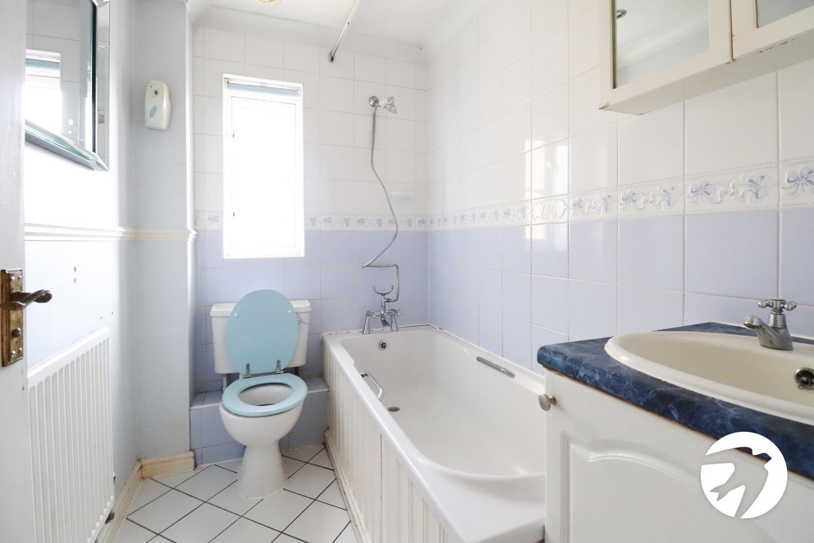 2 bedroom house for sale in London | Robinson Jackson