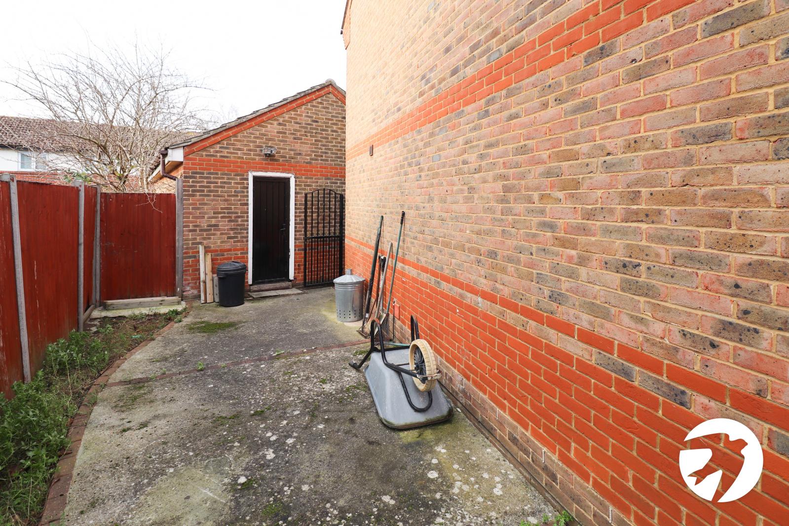 2 bedroom house for sale in London | Robinson Jackson
