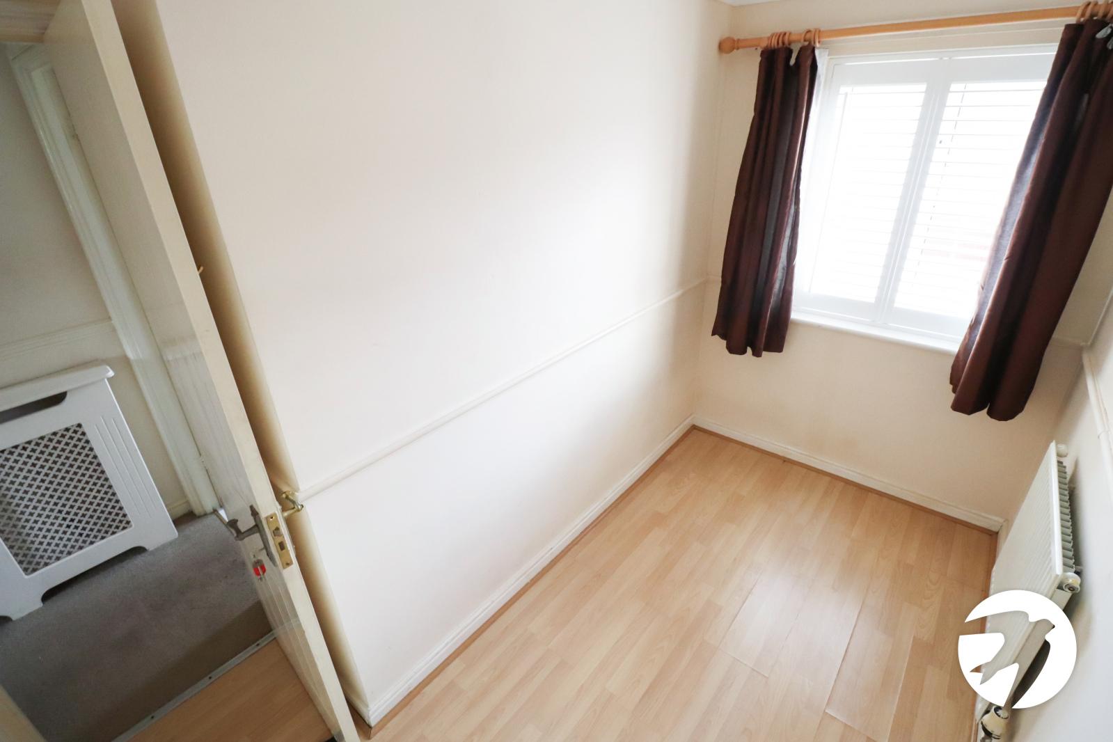 2 bedroom house for sale in London | Robinson Jackson