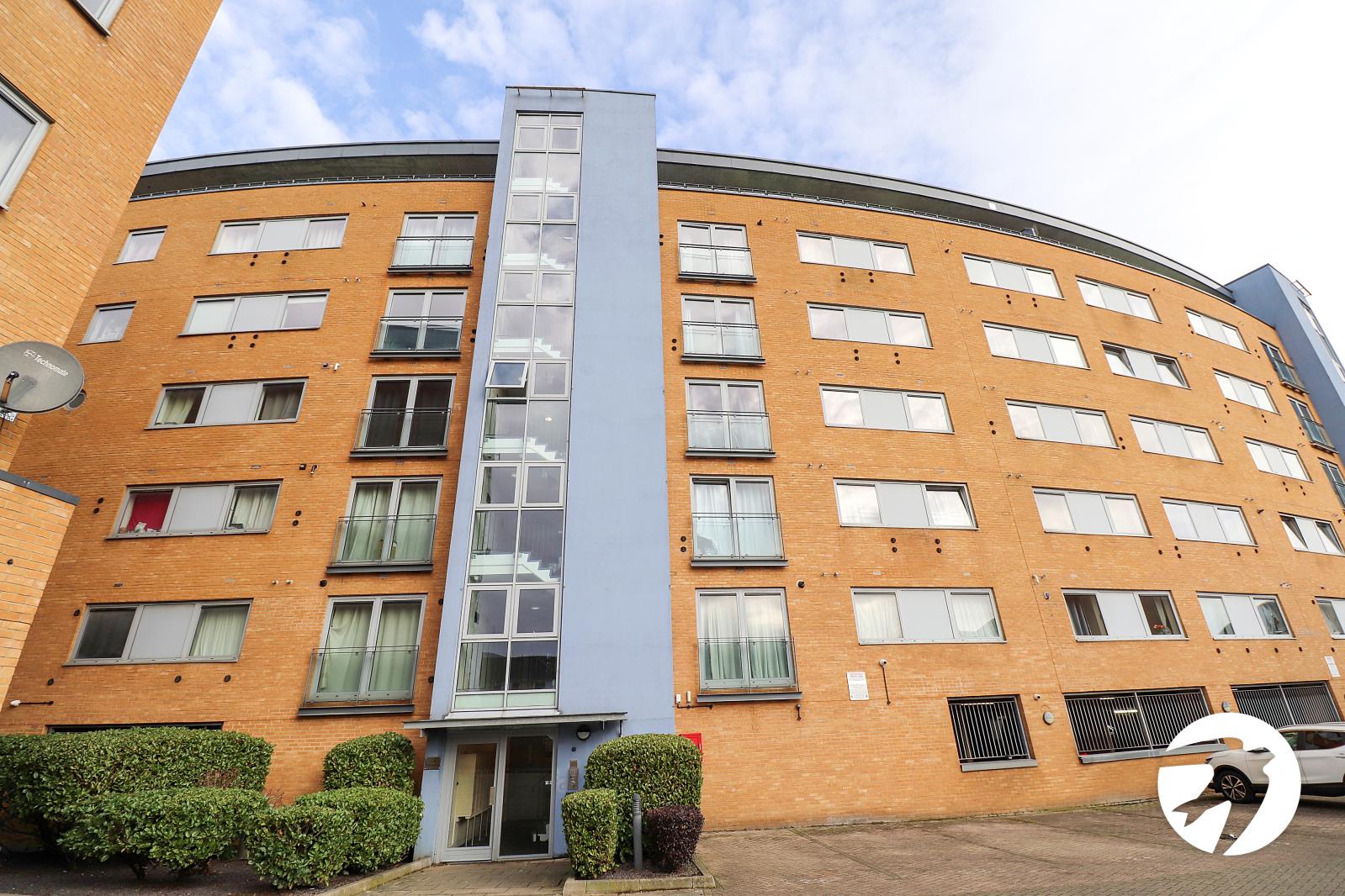 2 bedroom property for sale in London | Robinson Jackson
