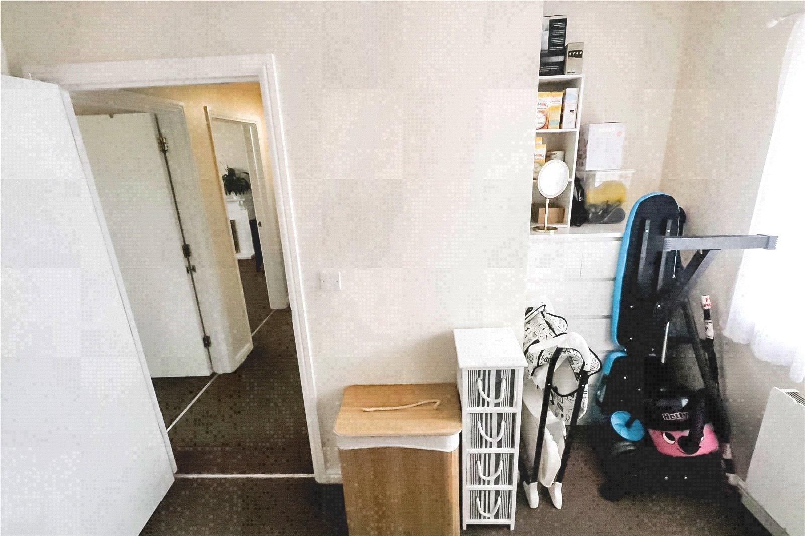 2 bedroom property for sale in London | Robinson Jackson