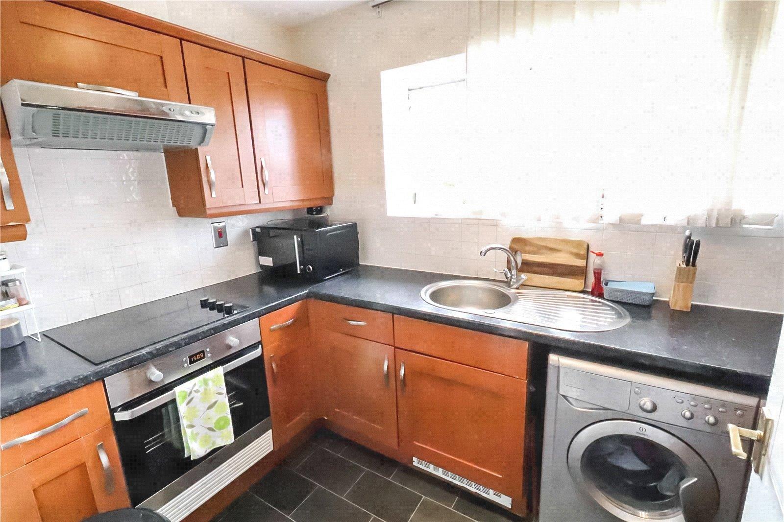 2 bedroom property for sale in London | Robinson Jackson