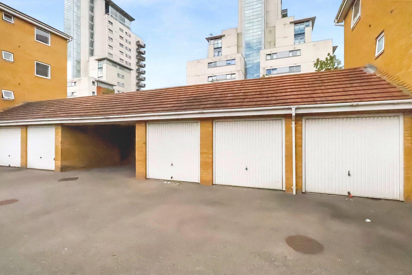 2 bedroom property for sale in London | Robinson Jackson