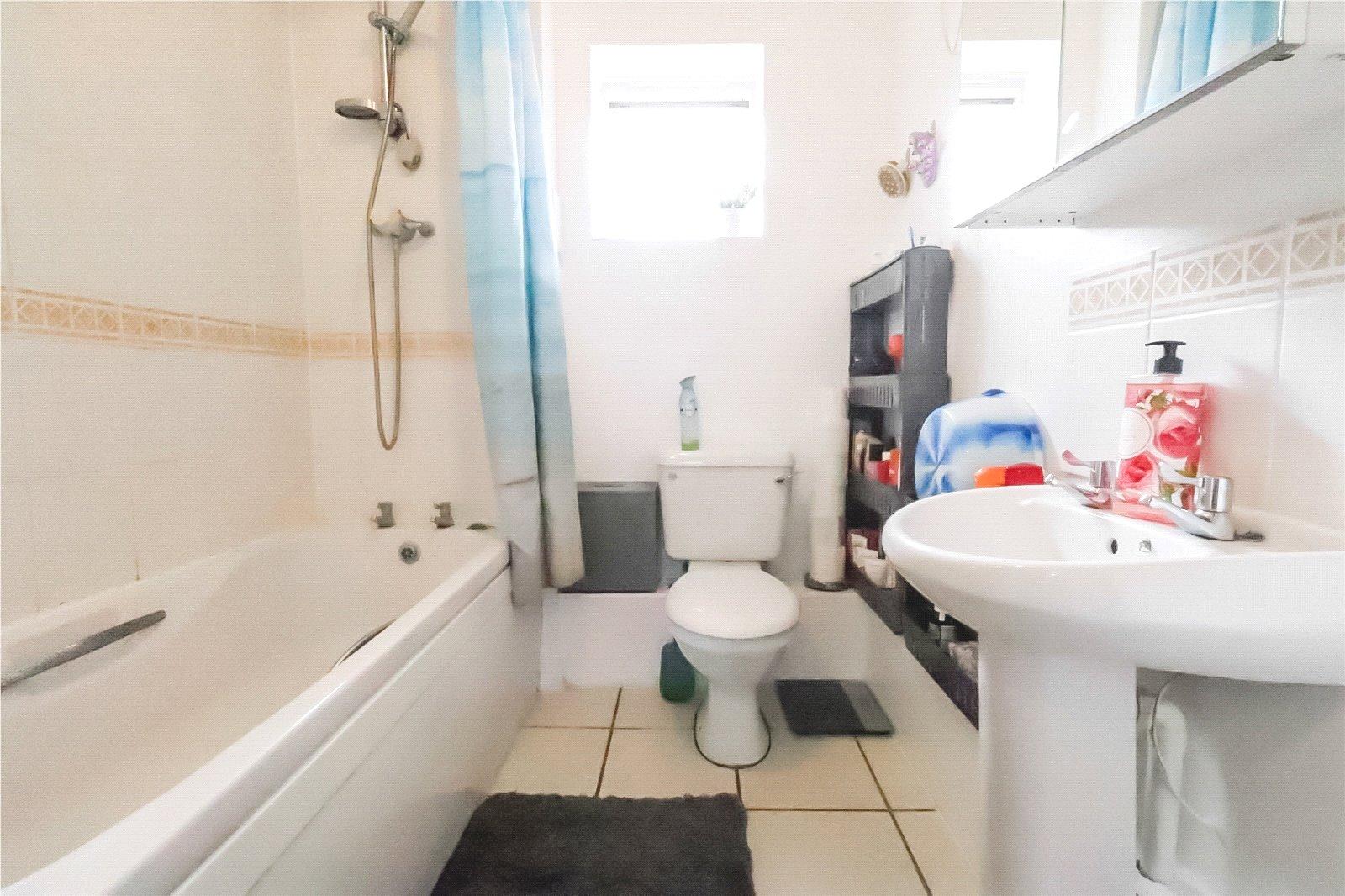 2 bedroom property for sale in London | Robinson Jackson