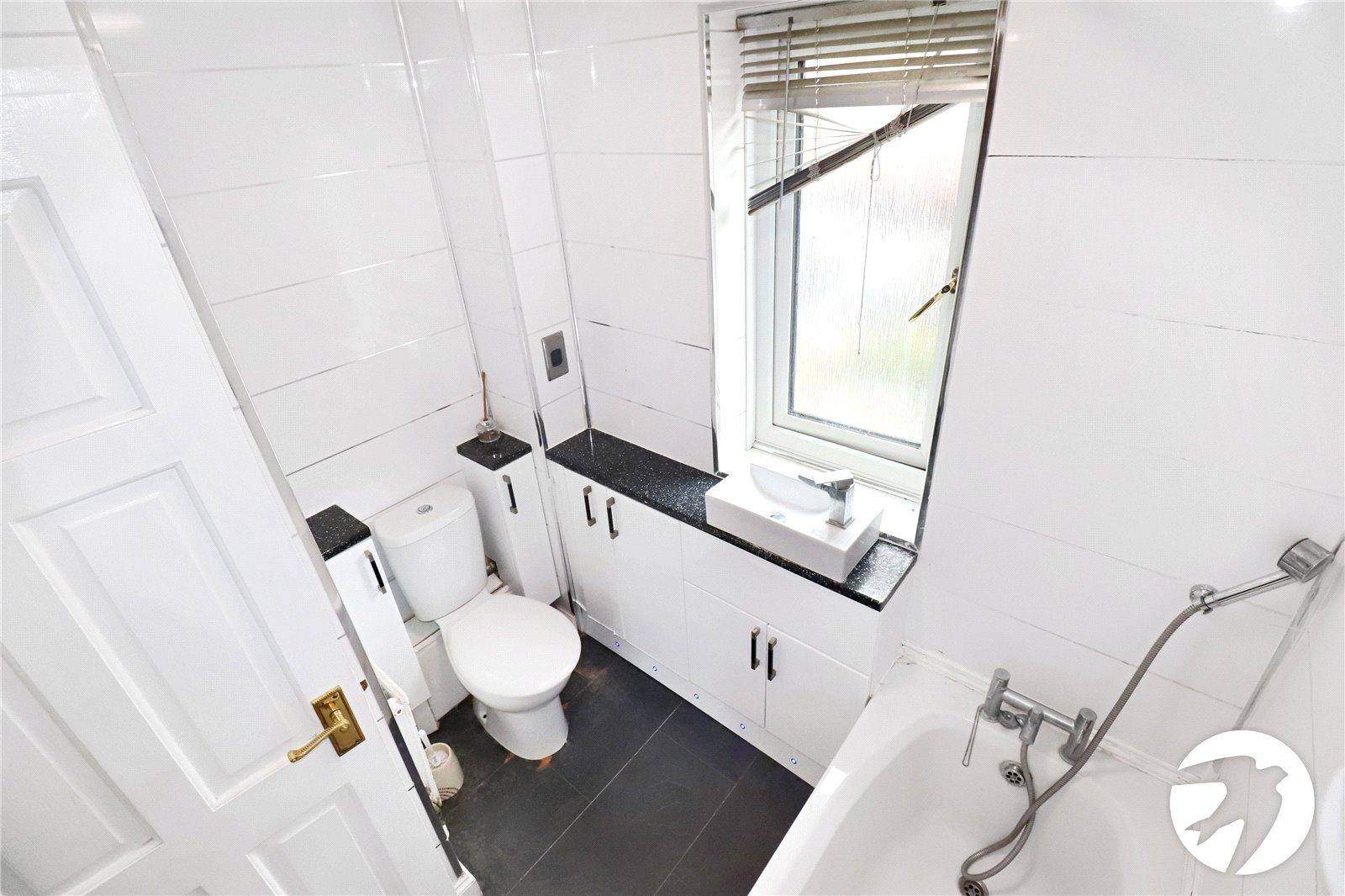 2 bedroom house for sale in London | Robinson Jackson