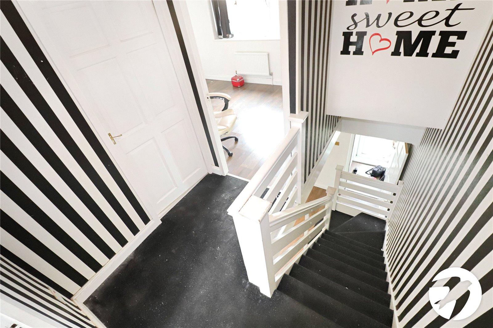 2 bedroom house for sale in London | Robinson Jackson