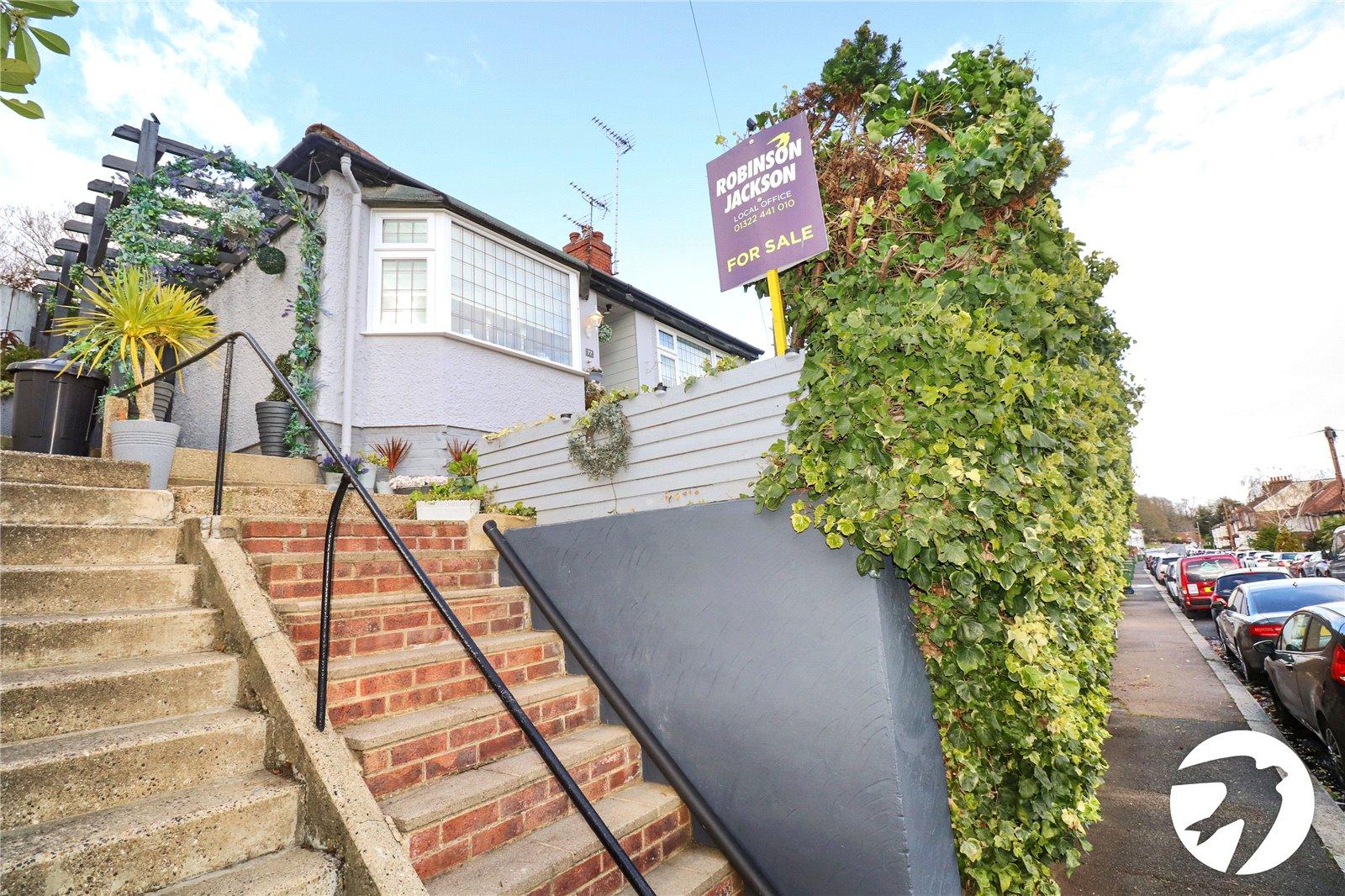 4 bedroom bungalow for sale in Erith | Robinson Jackson