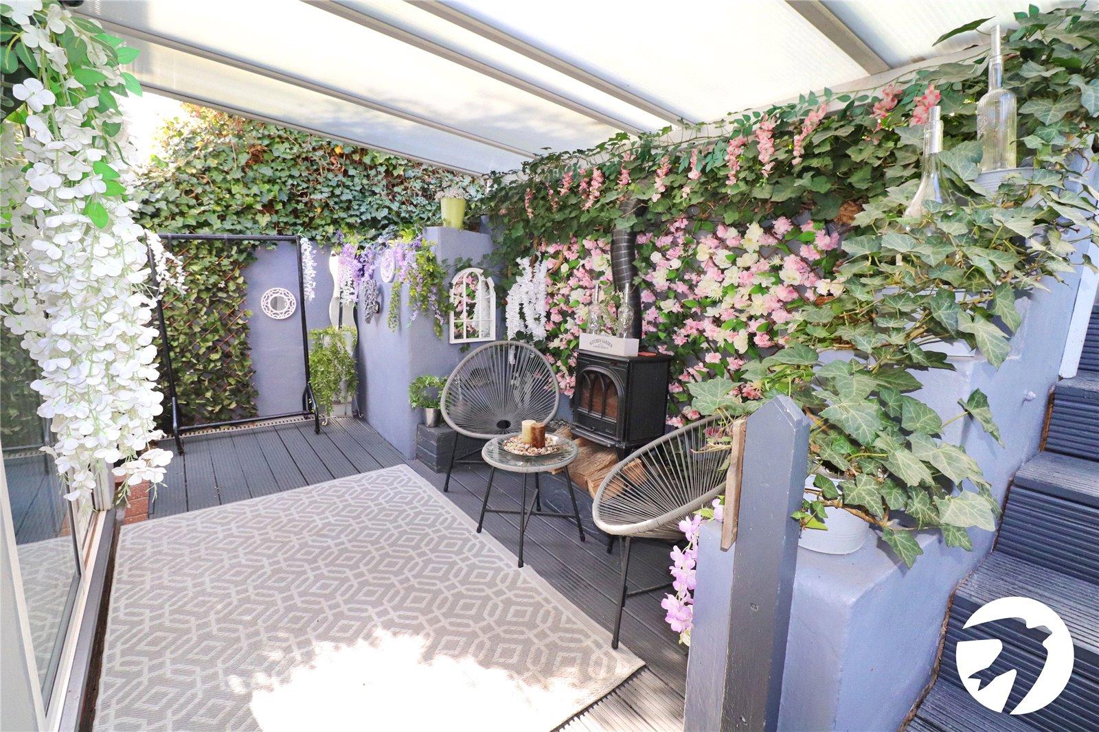 4 bedroom bungalow for sale in Erith | Robinson Jackson