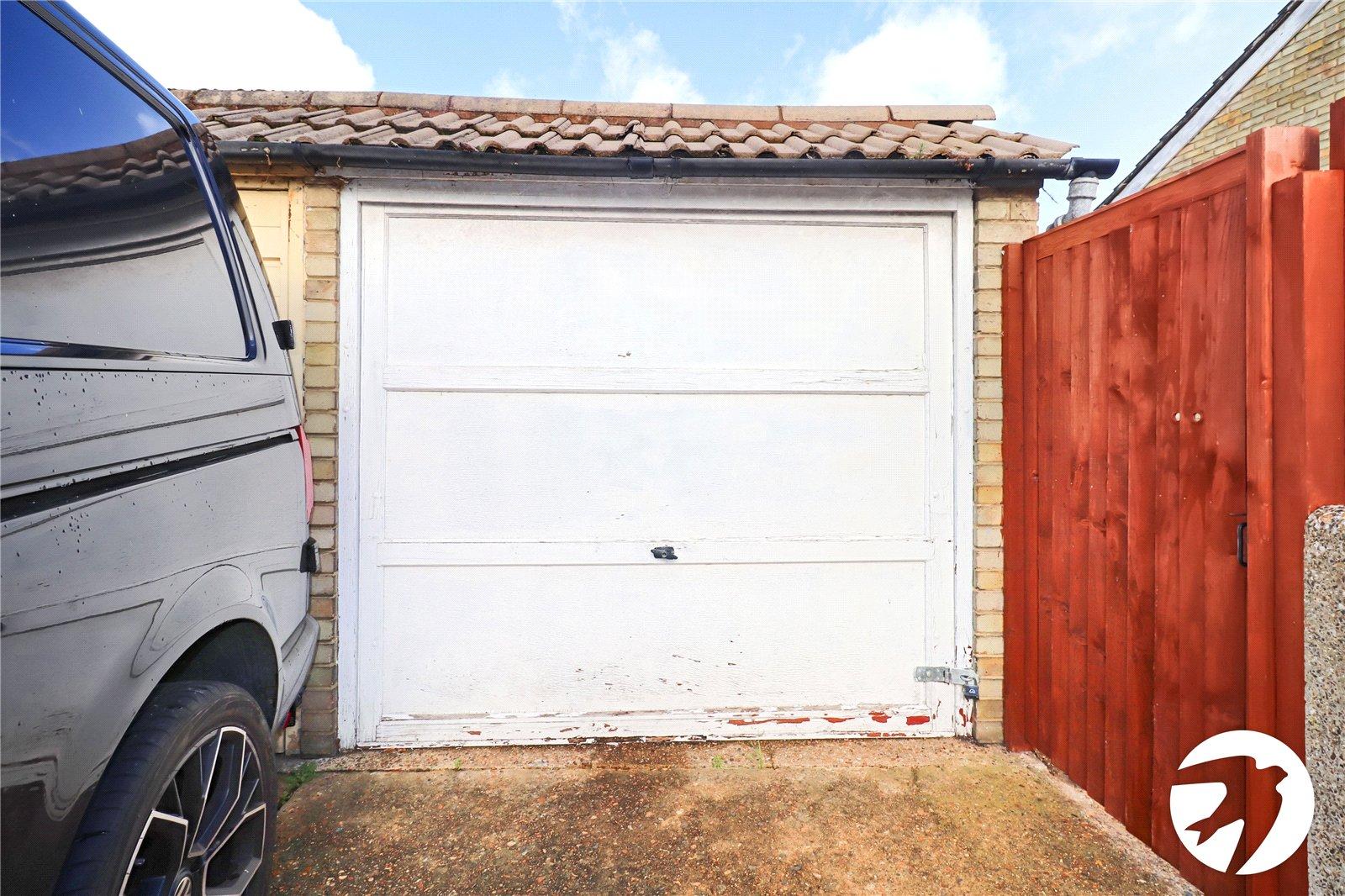 2 bedroom property for sale in Belvedere | Robinson Jackson