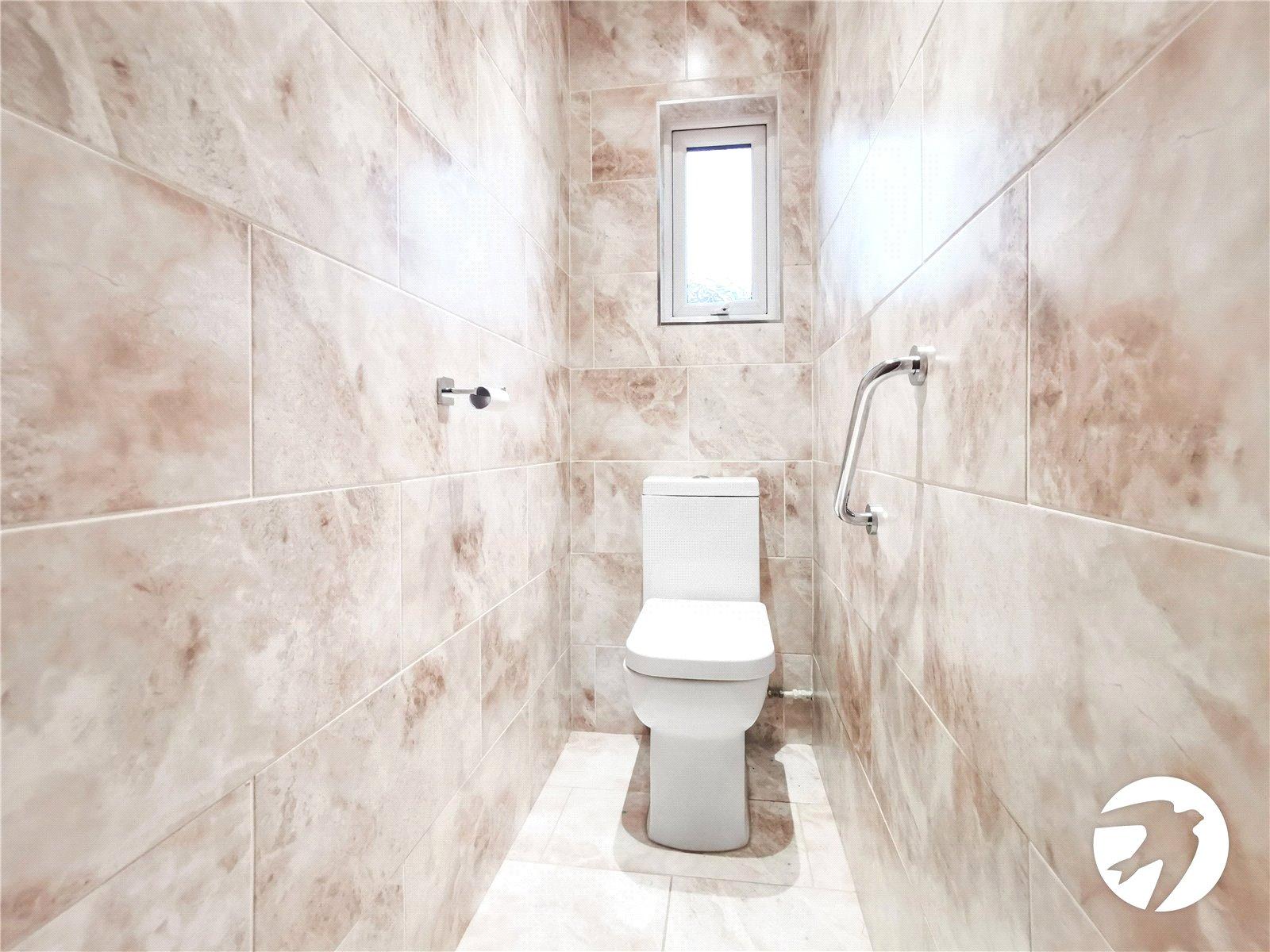 3 bedroom bungalow for sale in Dartford | Robinson Jackson