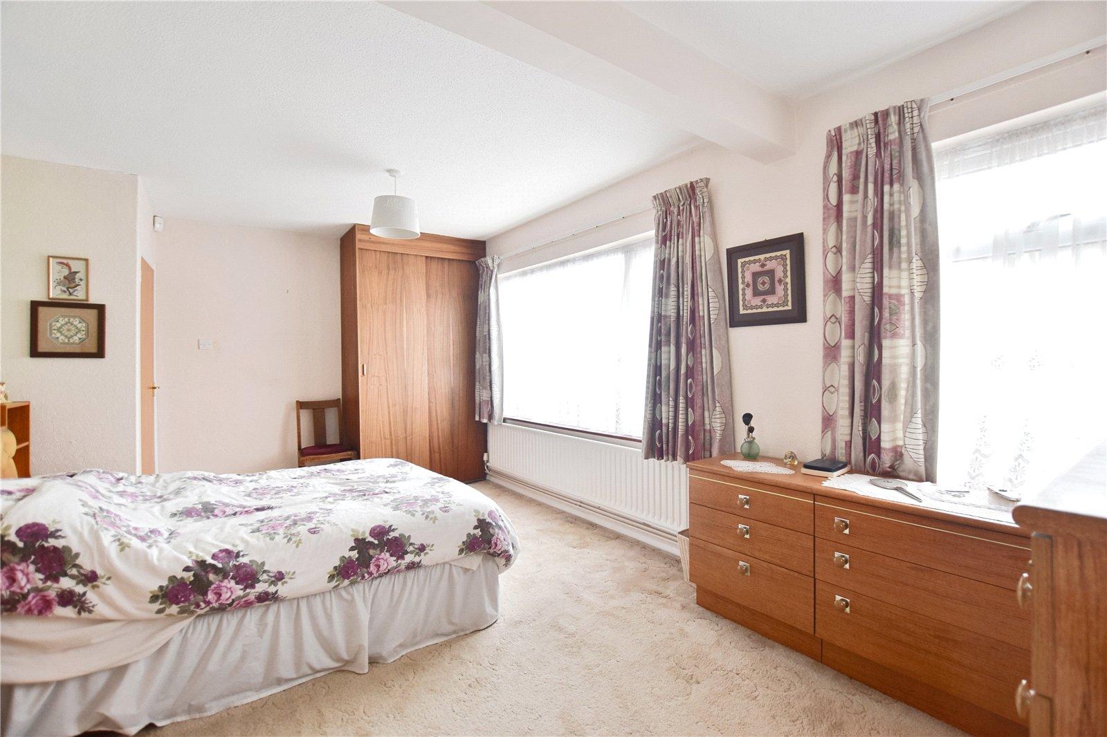 3 bedroom bungalow for sale in Dartford | Robinson Jackson