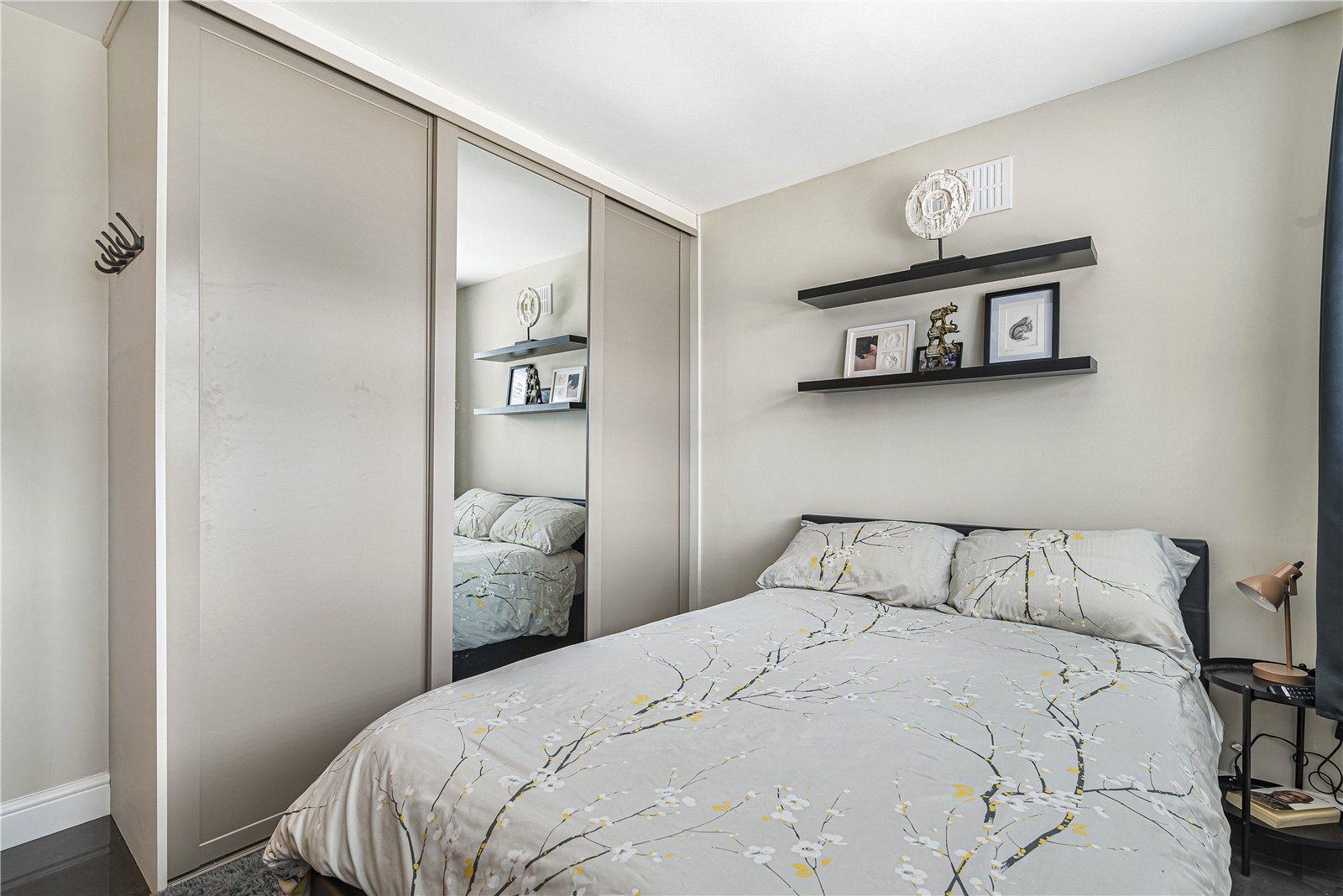2 bedroom bungalow for sale in Dartford | Robinson Jackson