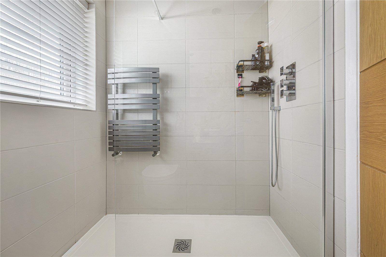 2 bedroom bungalow for sale in Dartford | Robinson Jackson