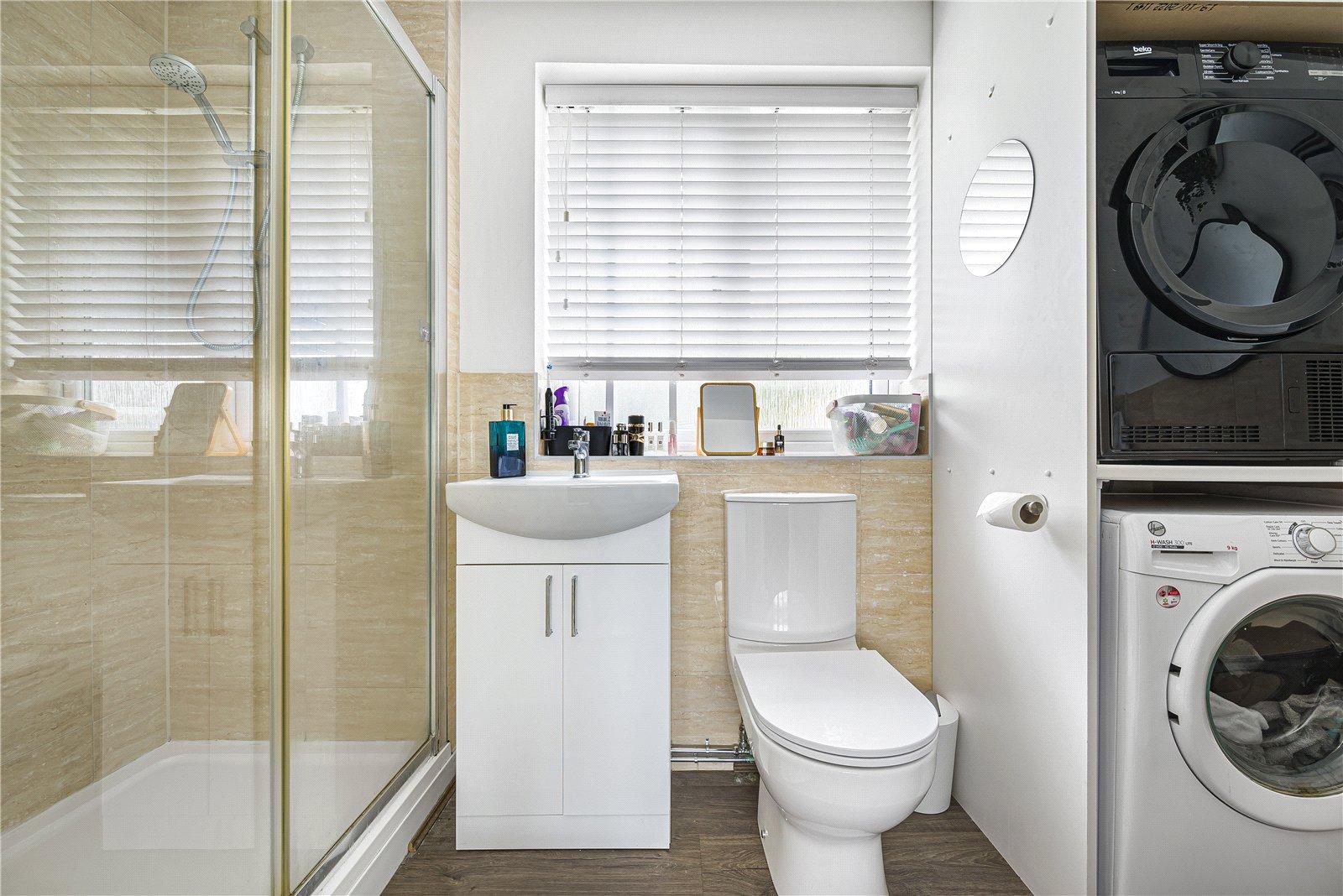 2 bedroom bungalow for sale in Dartford | Robinson Jackson
