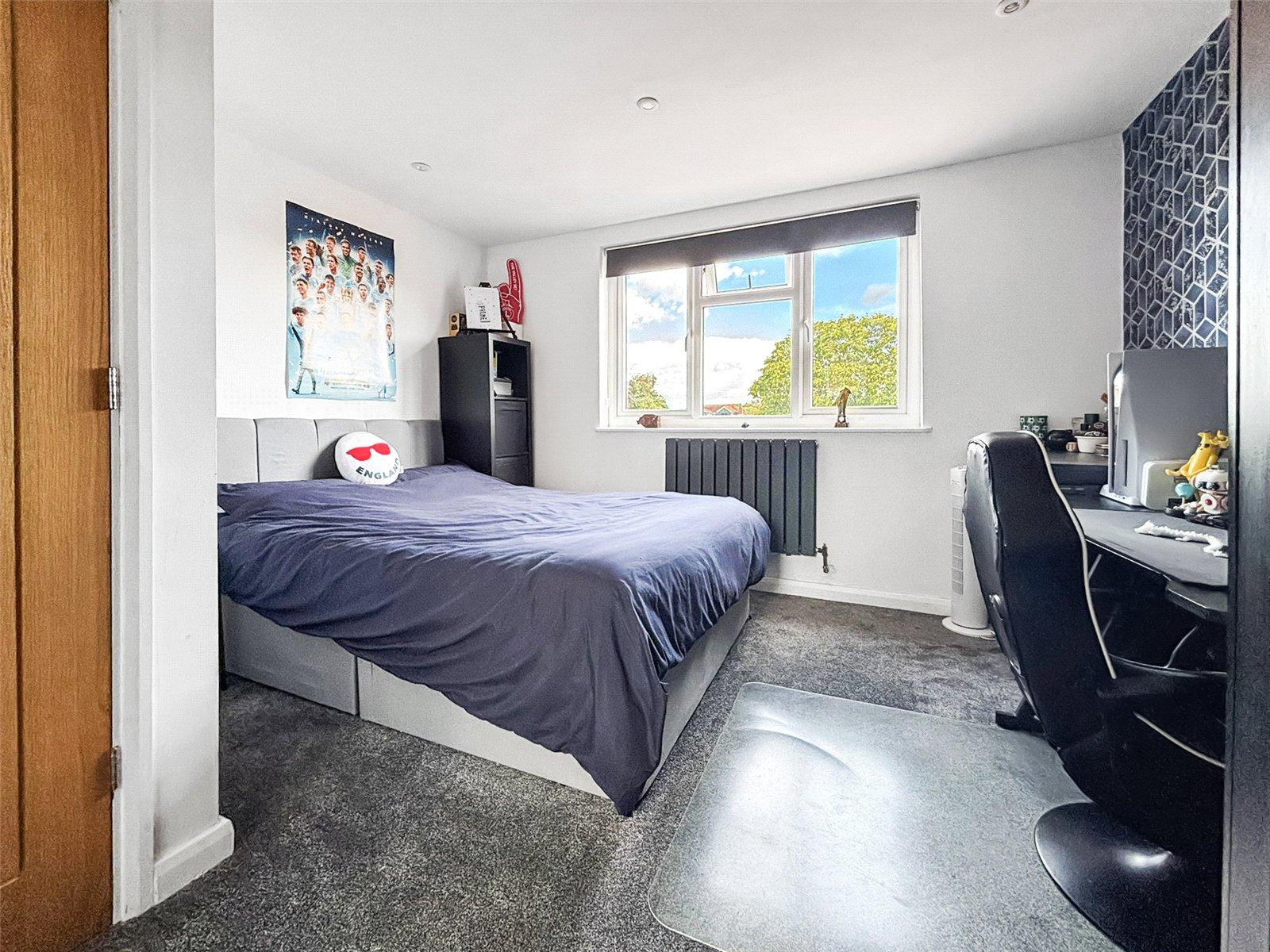 5 bedroom bungalow for sale in Dartford | Robinson Jackson