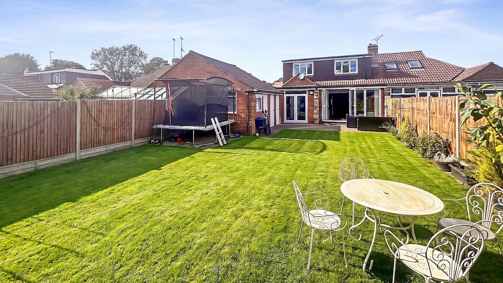 5 bedroom bungalow for sale in Dartford | Robinson Jackson