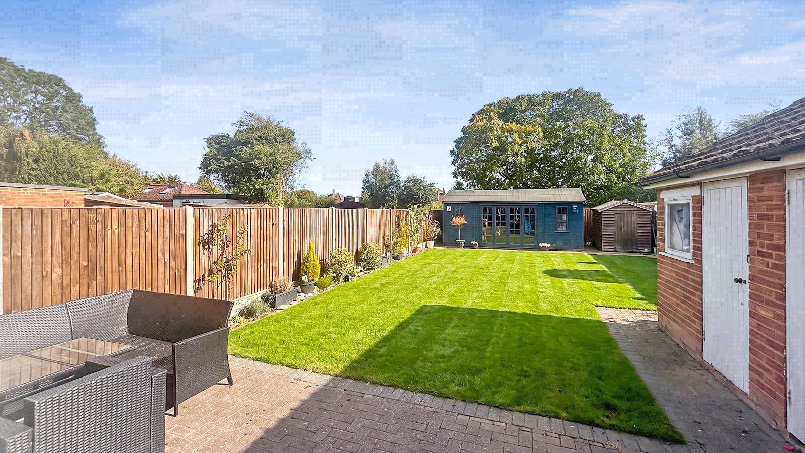 5 bedroom bungalow for sale in Dartford | Robinson Jackson