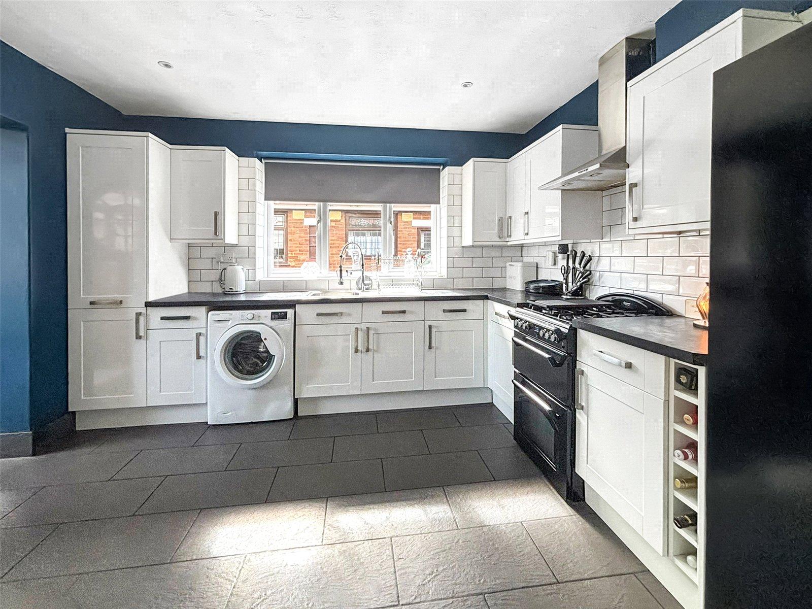 5 bedroom bungalow for sale in Dartford | Robinson Jackson