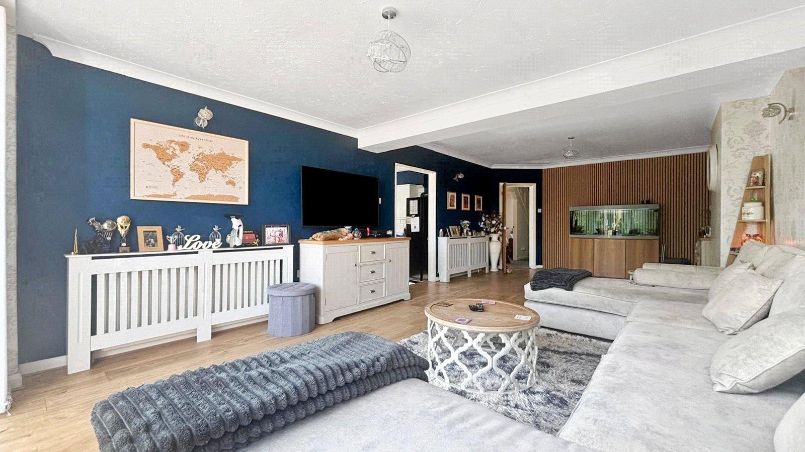 5 bedroom bungalow for sale in Dartford | Robinson Jackson