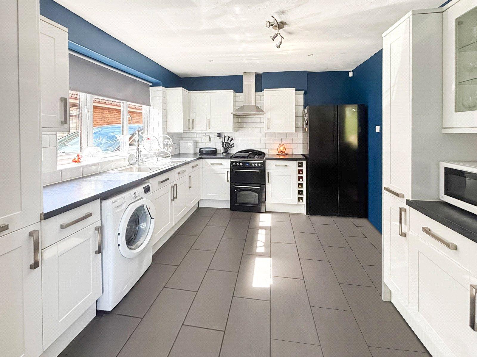 5 bedroom bungalow for sale in Dartford | Robinson Jackson