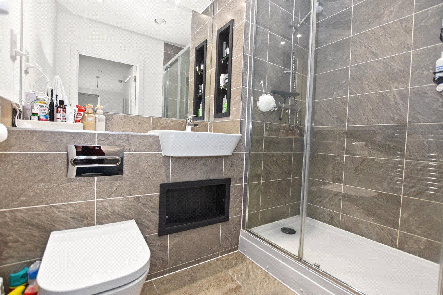 2 bedroom property for sale in  | Robinson Jackson