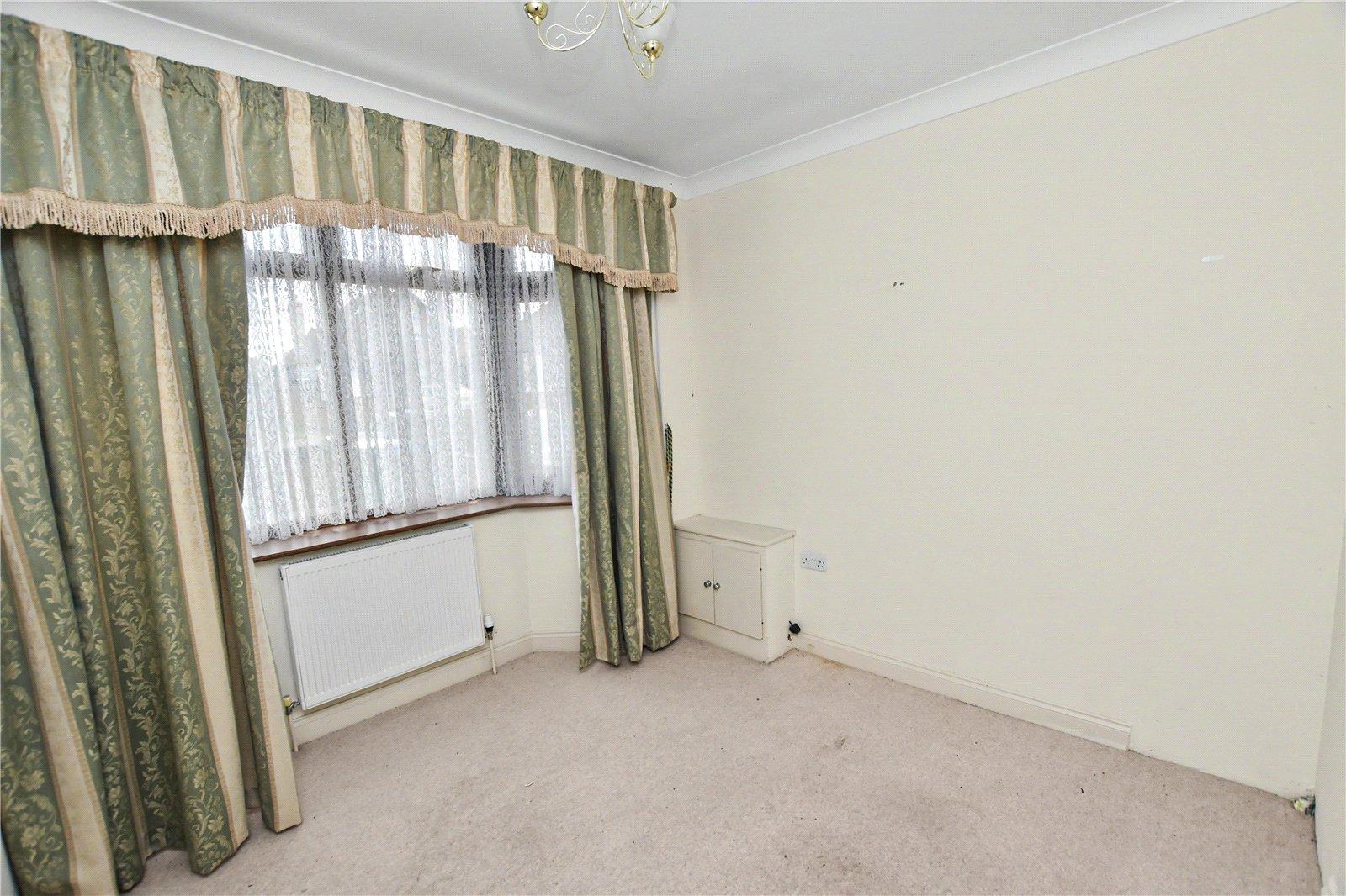3 bedroom bungalow for sale in Bexleyheath | Robinson Jackson