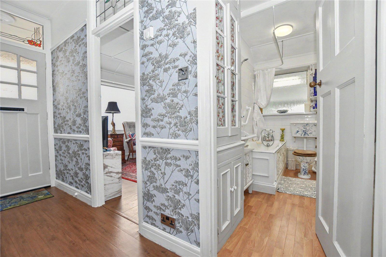 2 bedroom bungalow for sale in Bexleyheath | Robinson Jackson