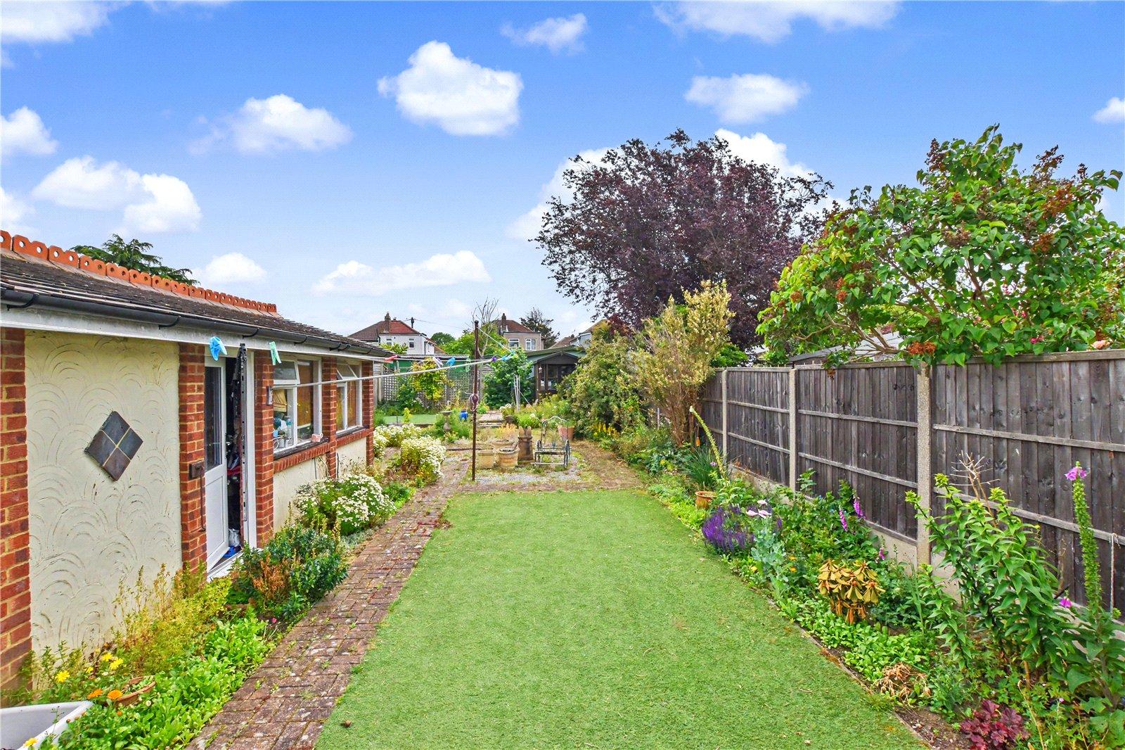 2 bedroom bungalow for sale in Bexleyheath | Robinson Jackson