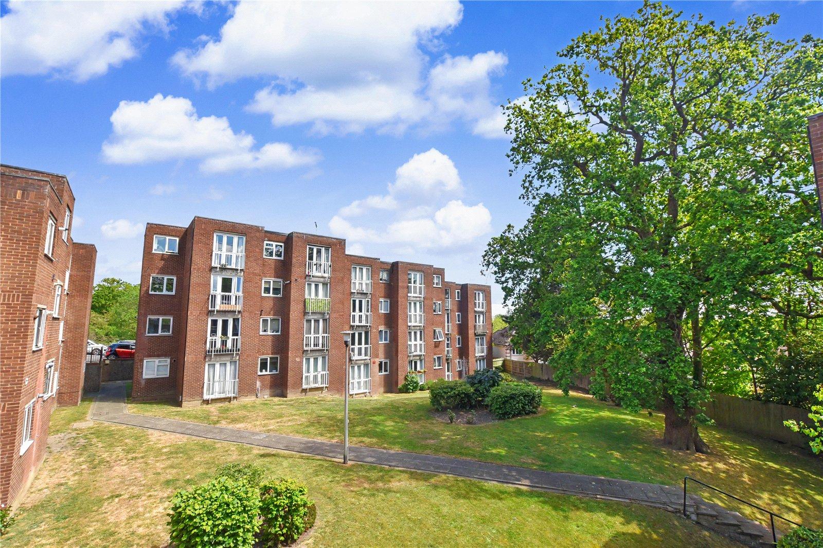 2 bedroom property for sale in Gravel Hill Close | Robinson Jackson